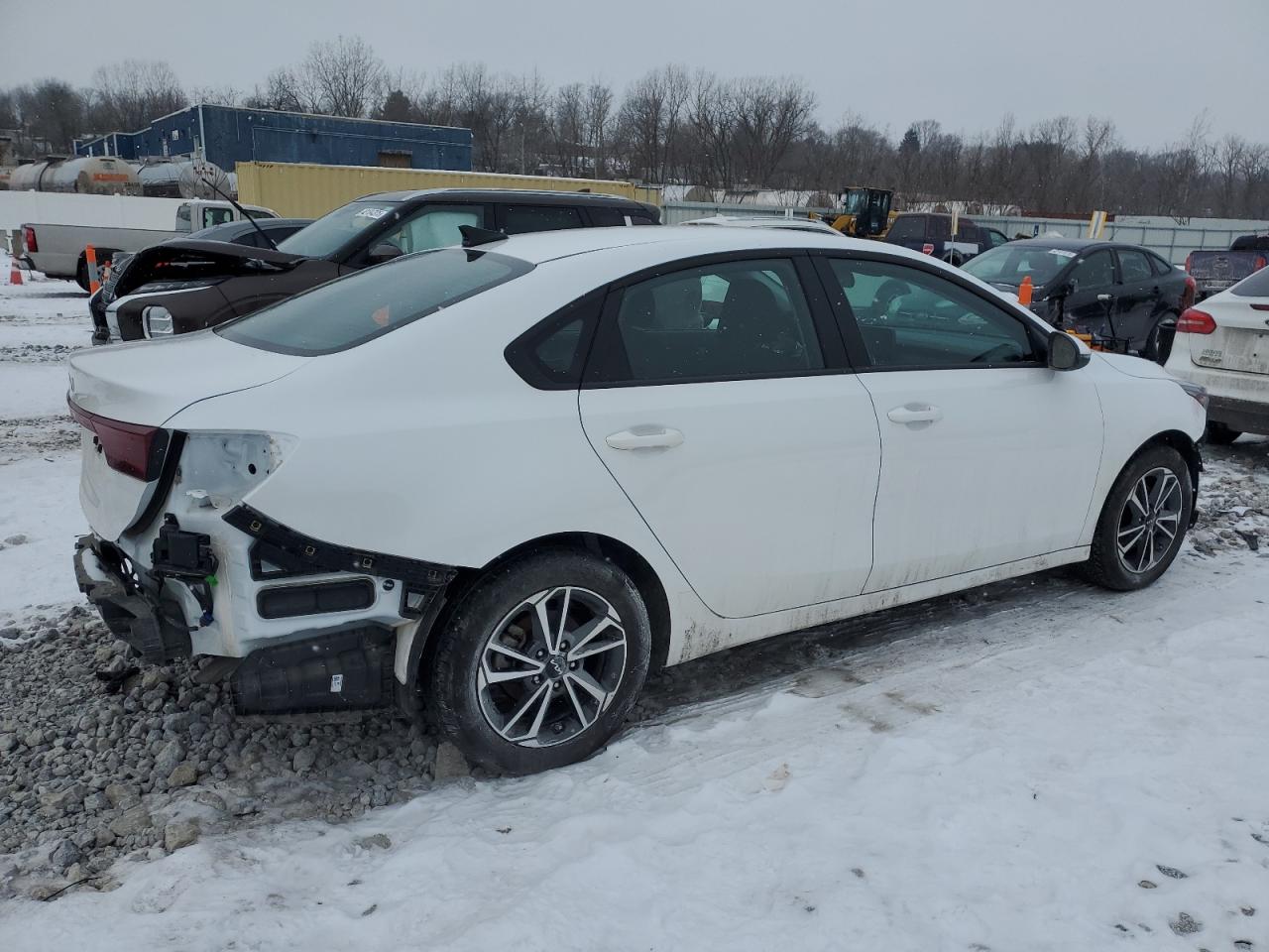 2023 KIA Forte VIN 3KPF24AD4PE634135 Copart auction photo, front end / rear end damage thumbnail 3