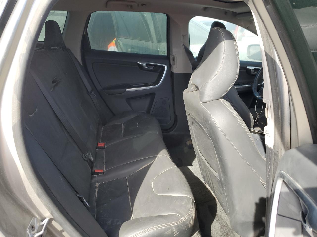 2016 Volvo XC60 VIN YV440MDK0G2826833 Copart auction photo, water/flood damage thumbnail 11