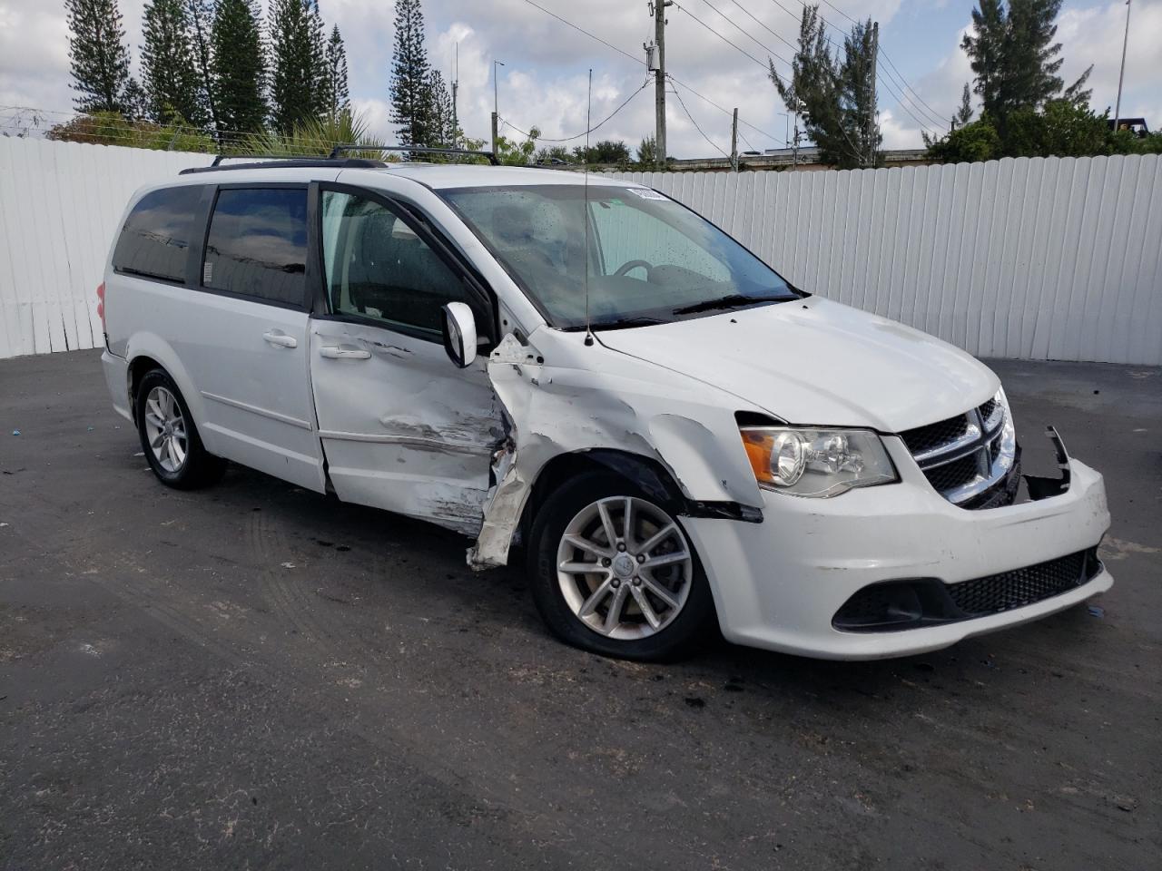 2016 Dodge Caravan VIN 2C4RDGCG1GR334048 Copart auction photo, all over damage thumbnail 4