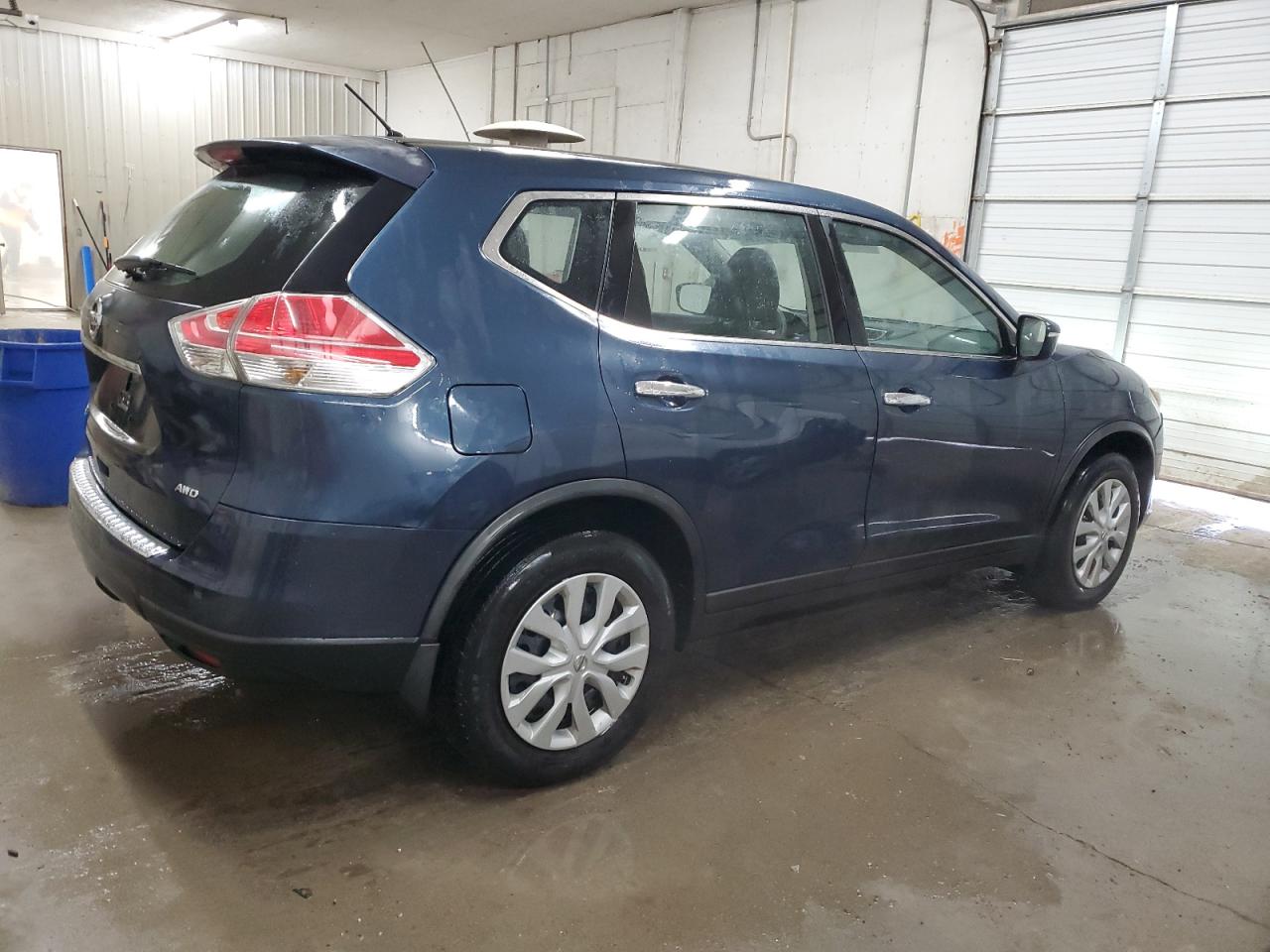 2015 Nissan Rogue VIN KNMAT2MV4FP515791 Copart auction photo, minor dent/scratches damage thumbnail 3