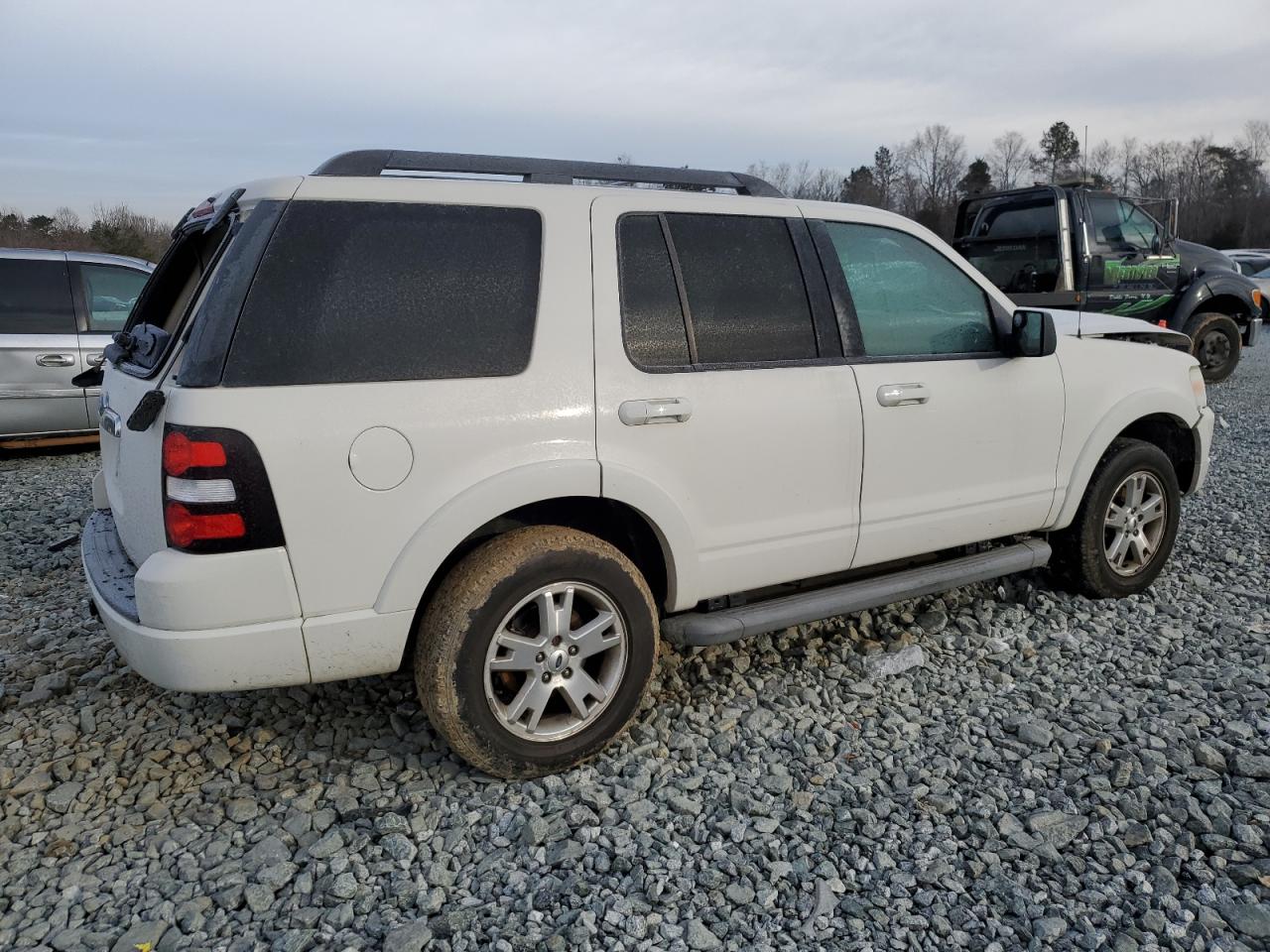 2010 Ford Explorer VIN 1FMEU7DE4AUA22775 Copart auction photo, front end / side damage thumbnail 3