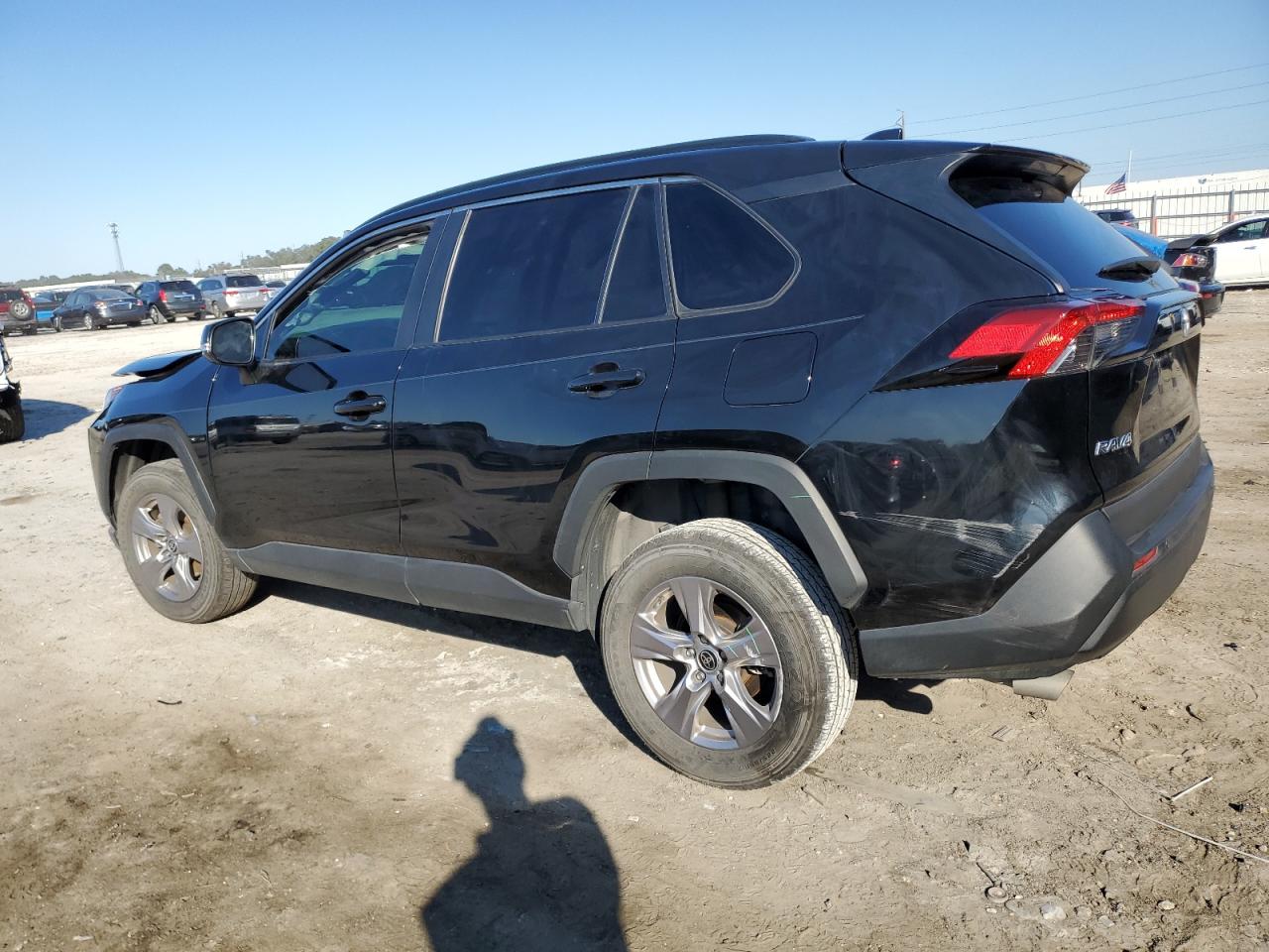 2022 Toyota RAV 4 VIN 2T3W1RFV1NW217123 Copart auction photo, front end damage thumbnail 2