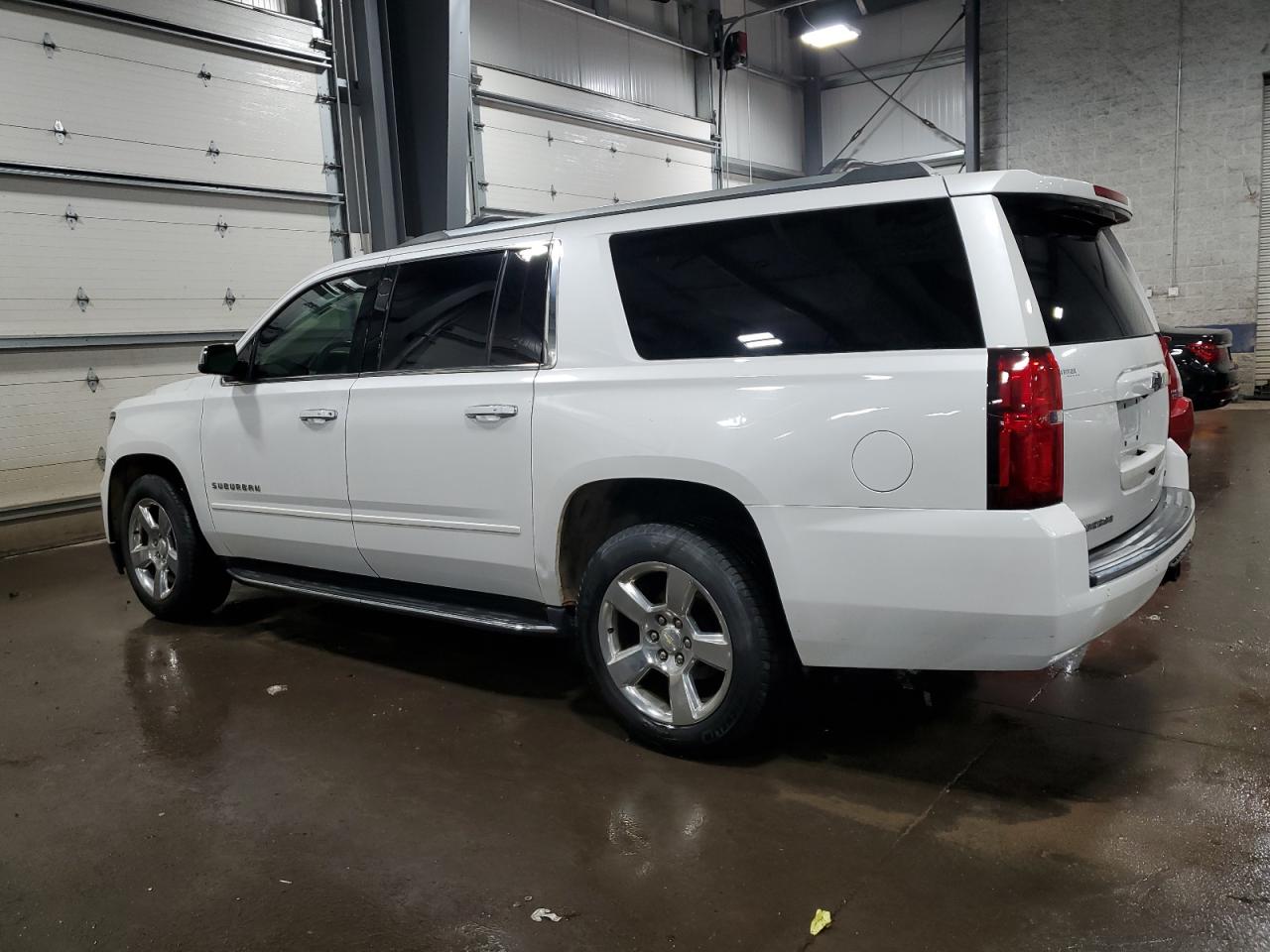 2017 Chevrolet Suburban VIN 1GNSKJKC1HR131632 Copart auction photo, front end / side damage thumbnail 2