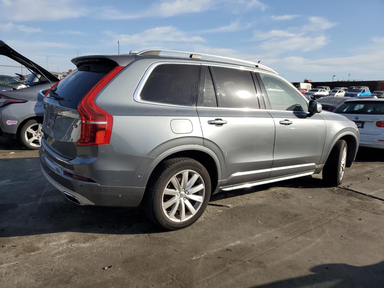 2018 Volvo XC90 VIN YV4A22PK1J1195438 Copart auction photo, minor dent/scratches damage thumbnail 3