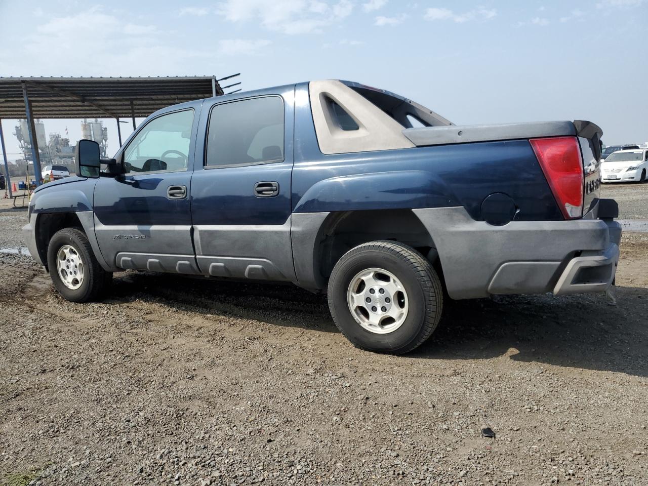 2005 Chevrolet Avalanche VIN 3GNEC12ZX5G293267 Copart auction photo, minor dent/scratches damage thumbnail 2