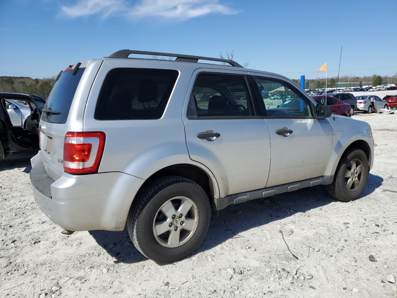 2010 Ford Escape VIN 1FMCU0DGXAKB66276 Copart auction photo, mechanical / minor dent/scratches damage thumbnail 3