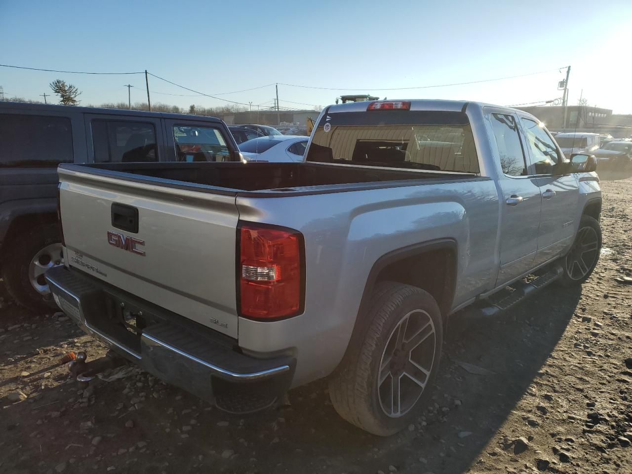 2019 GMC Sierra VIN 2GTV2MEC2K1218796 Copart auction photo, front end damage thumbnail 3