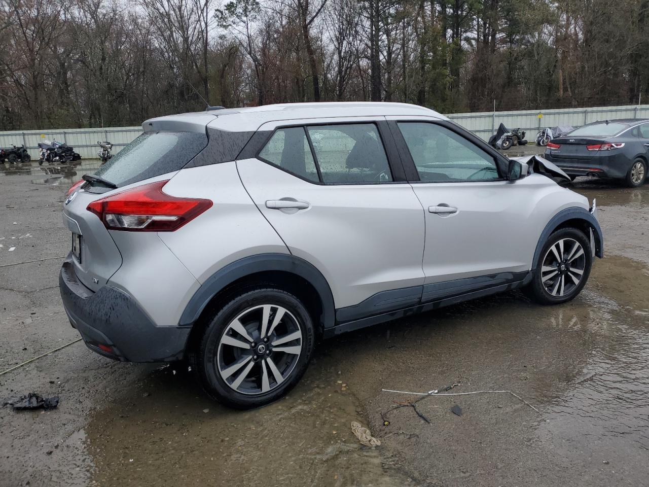 2019 Nissan Kicks VIN 3N1CP5CU8KL551855 Copart auction photo, front end damage thumbnail 3