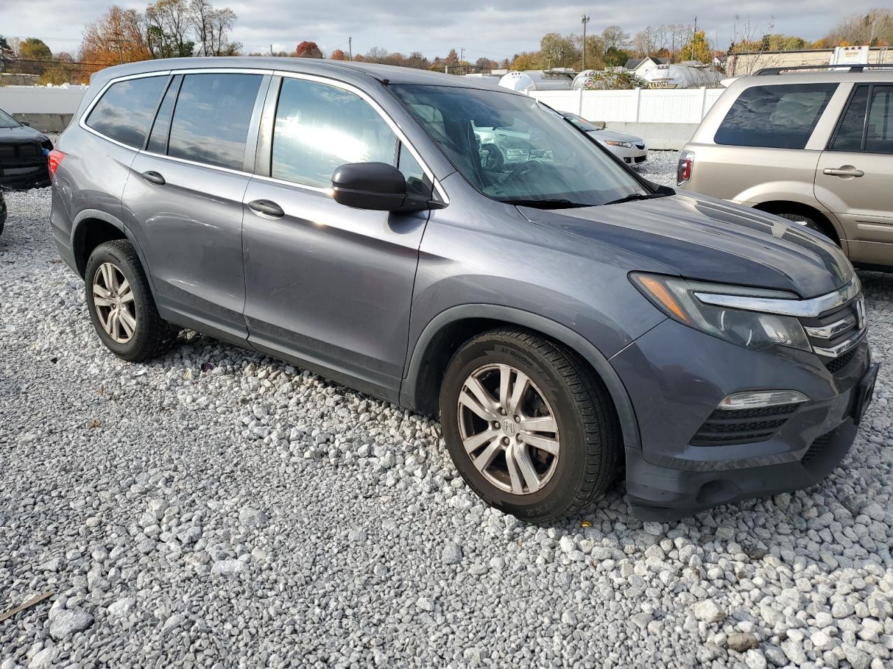2016 Honda Pilot VIN 5FNYF6H14GB088273 Copart auction photo, front end / undercarriage damage thumbnail 4