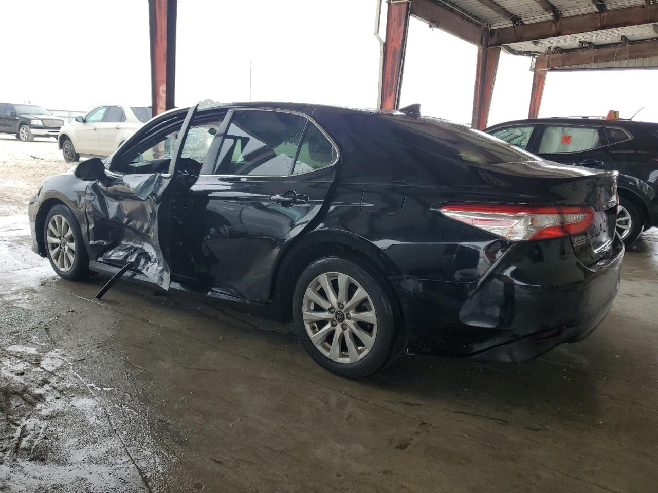 2020 Toyota Camry VIN 4T1C11AK0LU937052 Copart auction photo, side / front end damage thumbnail 2