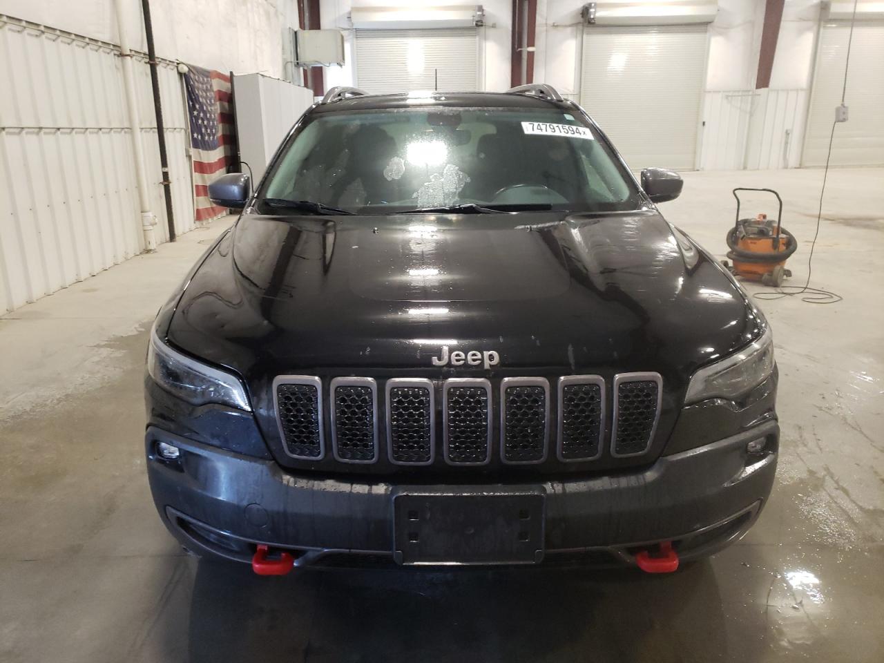 2019 Jeep Cherokee VIN 1C4PJMBX3KD361702 Copart auction photo, hail damage thumbnail 5