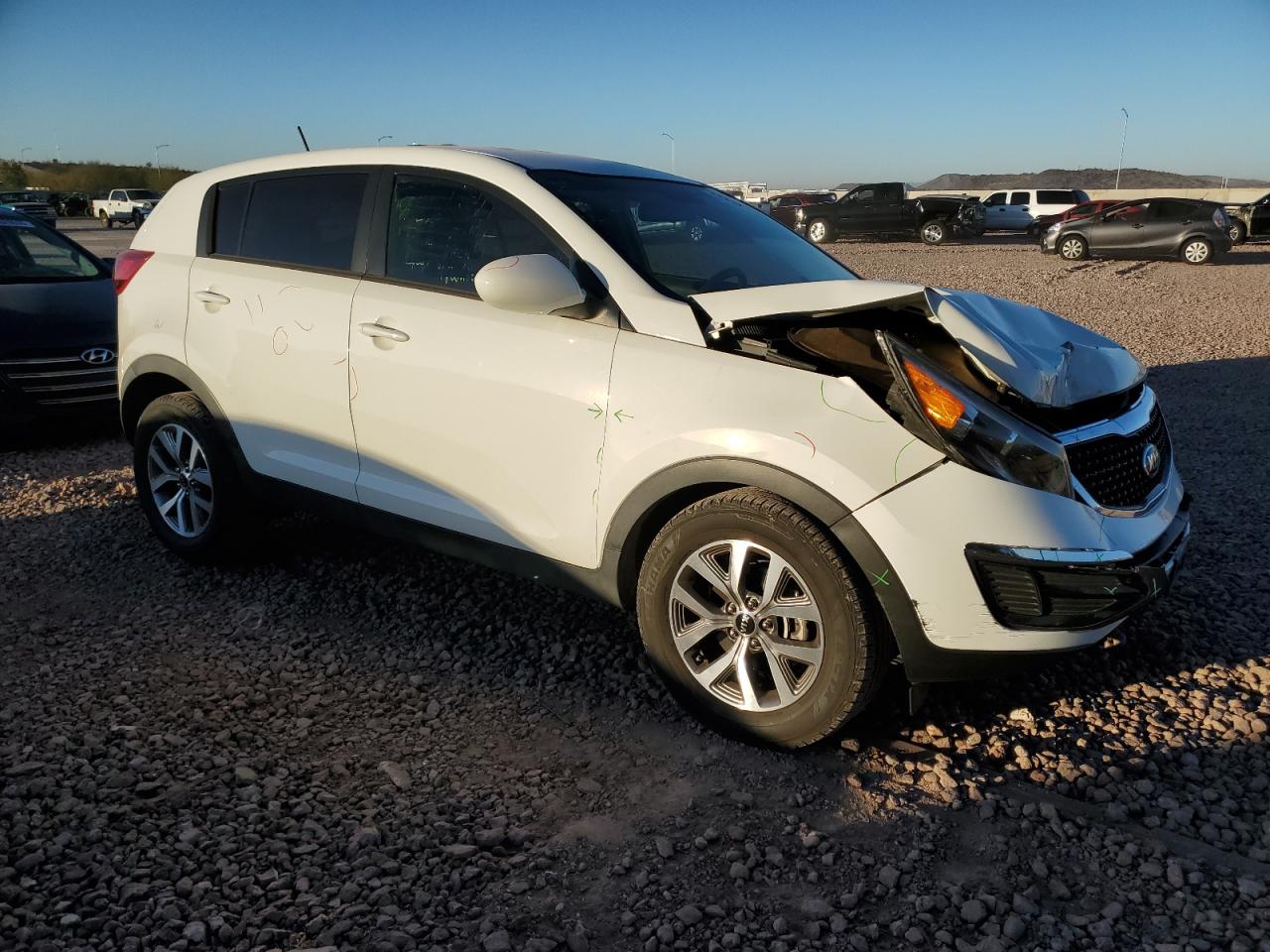 2015 KIA Sportage VIN KNDPB3AC4F7745305 Copart auction photo, front end damage thumbnail 4