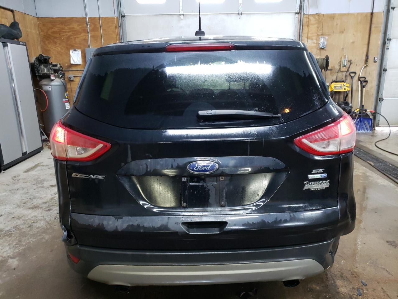 2016 Ford Escape VIN 1FMCU9G93GUB16401 Copart auction photo, front end / side damage thumbnail 6
