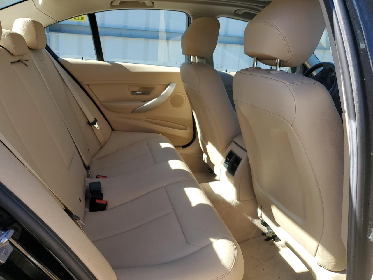 2016 BMW 3er VIN WBA8E1G58GNT99293 Copart auction photo, water/flood damage thumbnail 10