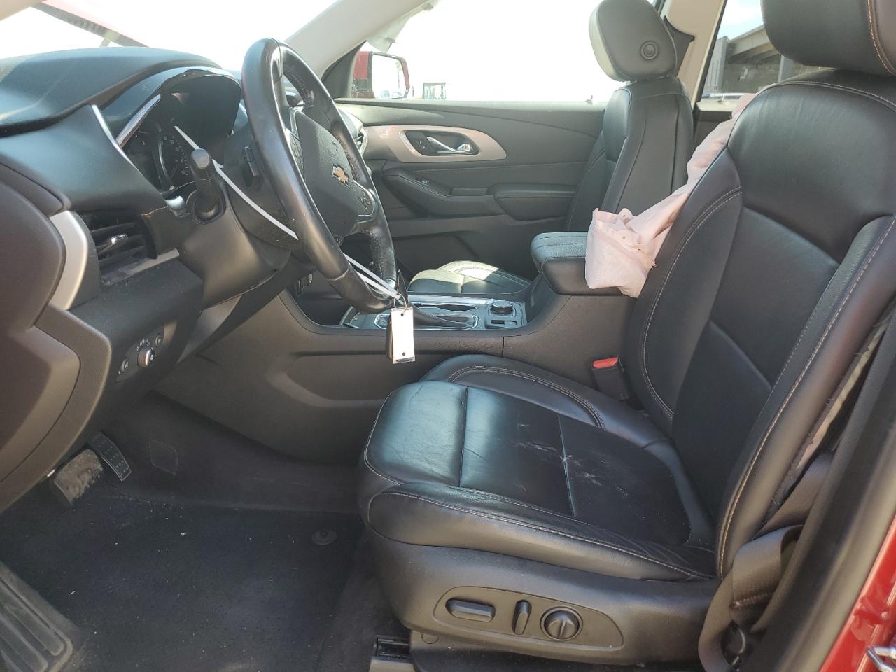 2019 Chevrolet Traverse VIN 1GNEVHKW3KJ209051 Copart auction photo, side / rear end damage thumbnail 7