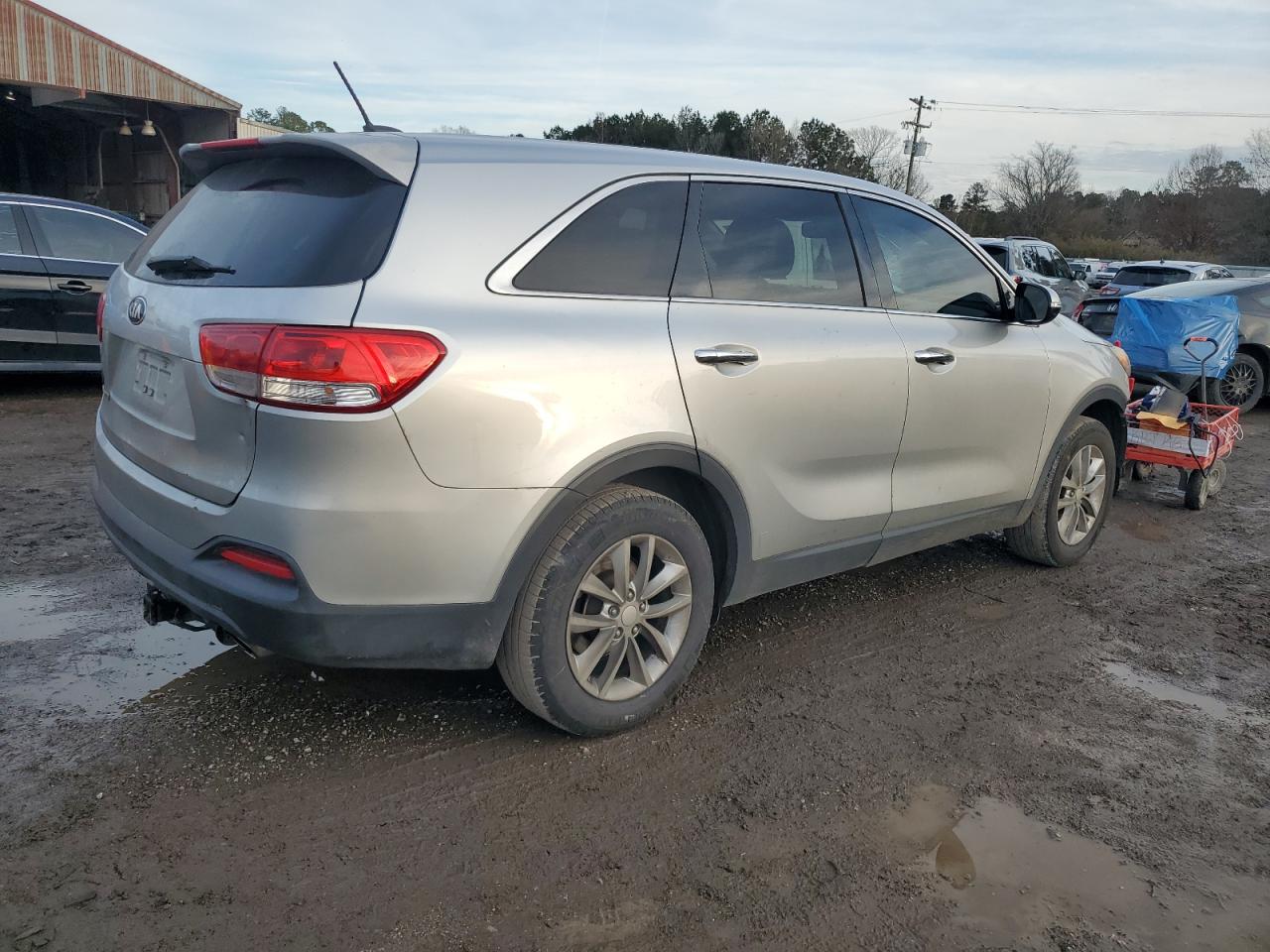 2016 KIA Sorento VIN 5XYPG4A30GG014611 Copart auction photo, front end damage thumbnail 3