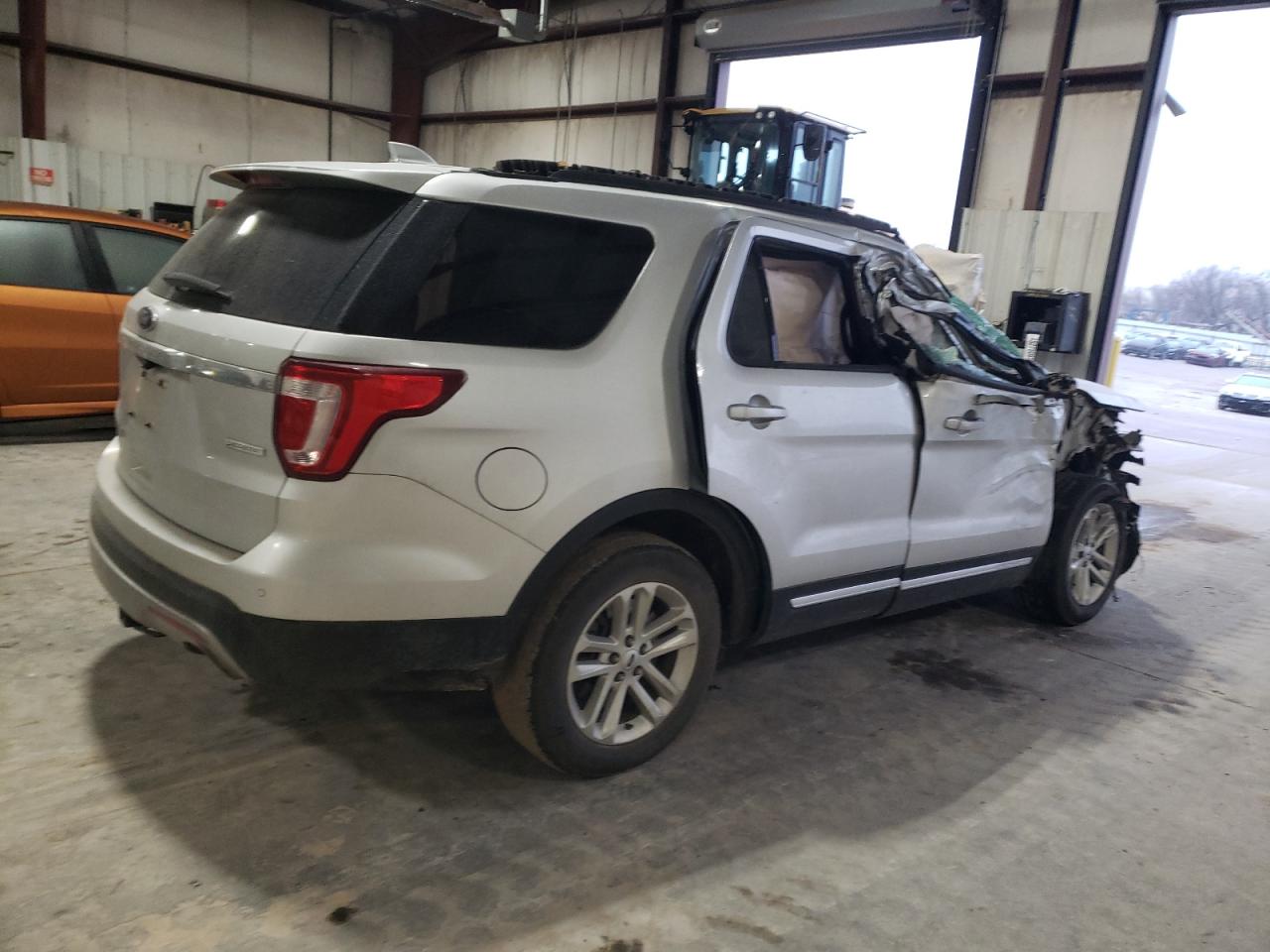 2017 Ford Explorer VIN 1FM5K7DH5HGC65827 Copart auction photo, all over damage thumbnail 3