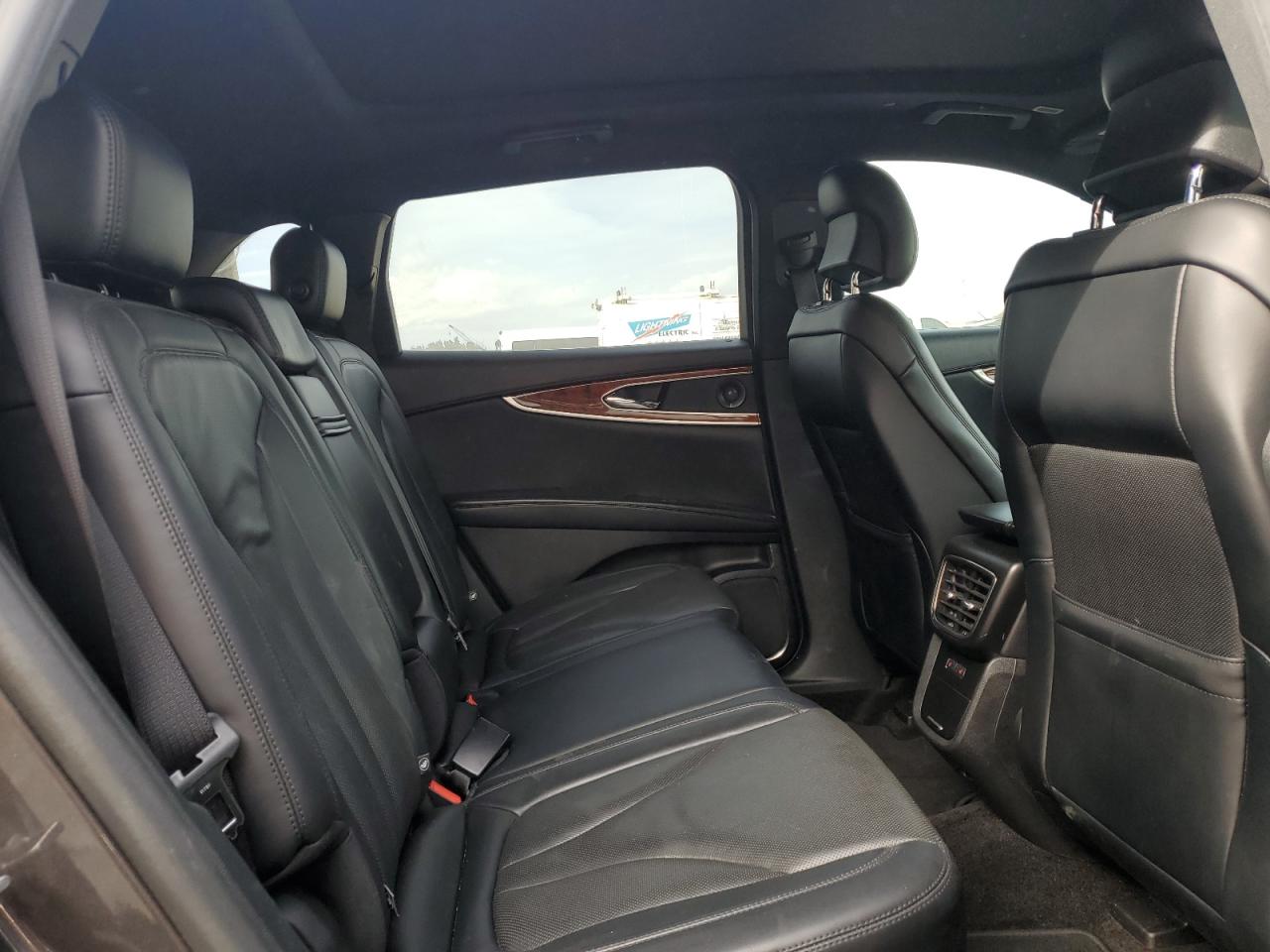 2019 Lincoln Nautilus VIN 2LMPJ6L98KBL14554 Copart auction photo, front end / minor dent/scratches damage thumbnail 11