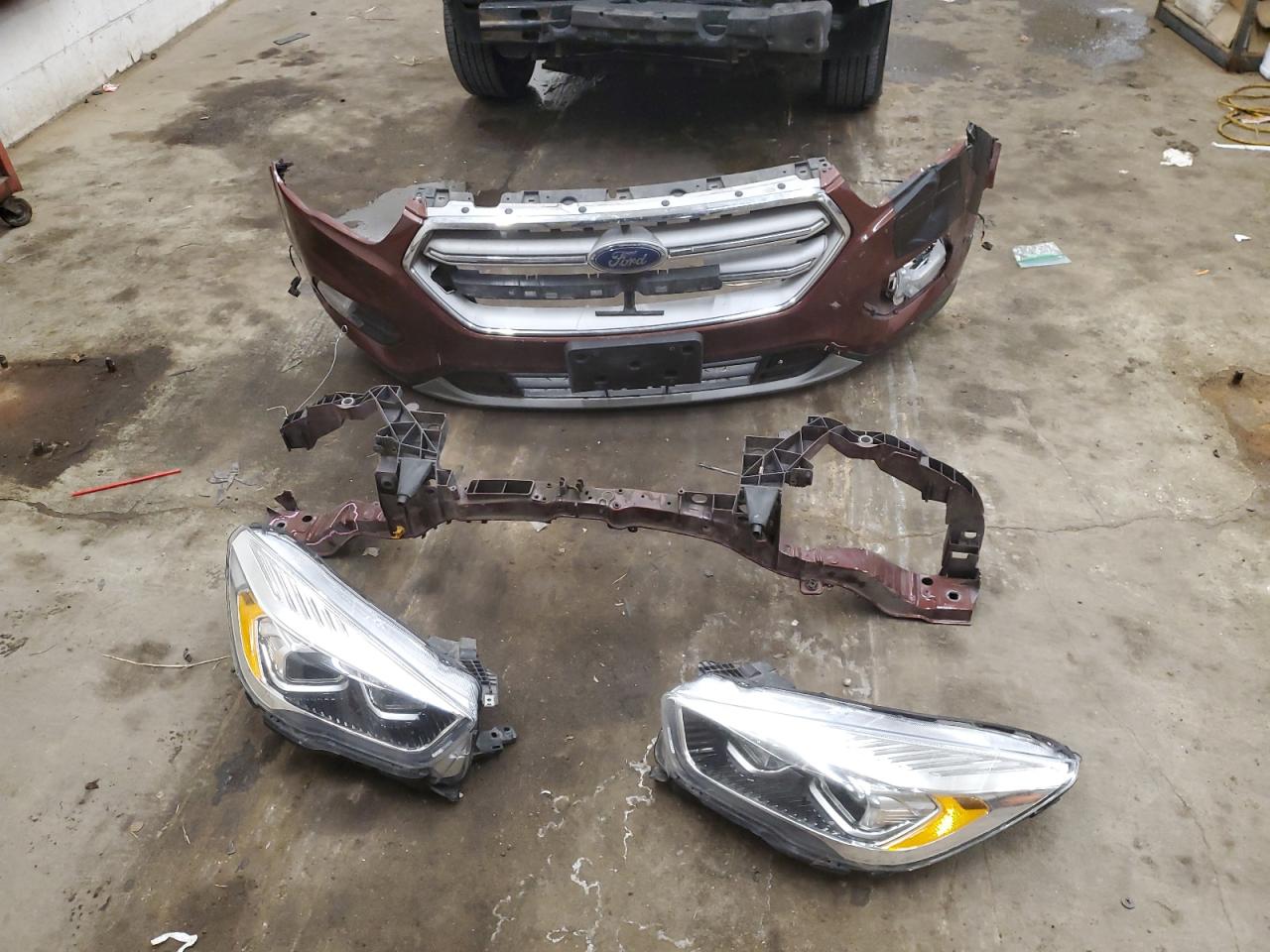 2018 Ford Escape VIN 1FMCU9J92JUA10053 Copart auction photo, front end damage thumbnail 13
