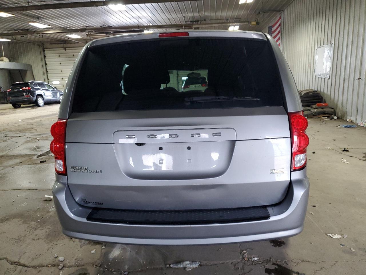 2018 Dodge Caravan VIN 2C4RDGBG1JR199744 Copart auction photo, side / front end damage thumbnail 6