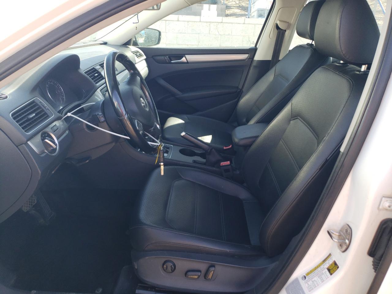 2015 Volkswagen Passat VIN 1VWAT7A3XFC043925 Copart auction photo, front end damage thumbnail 7