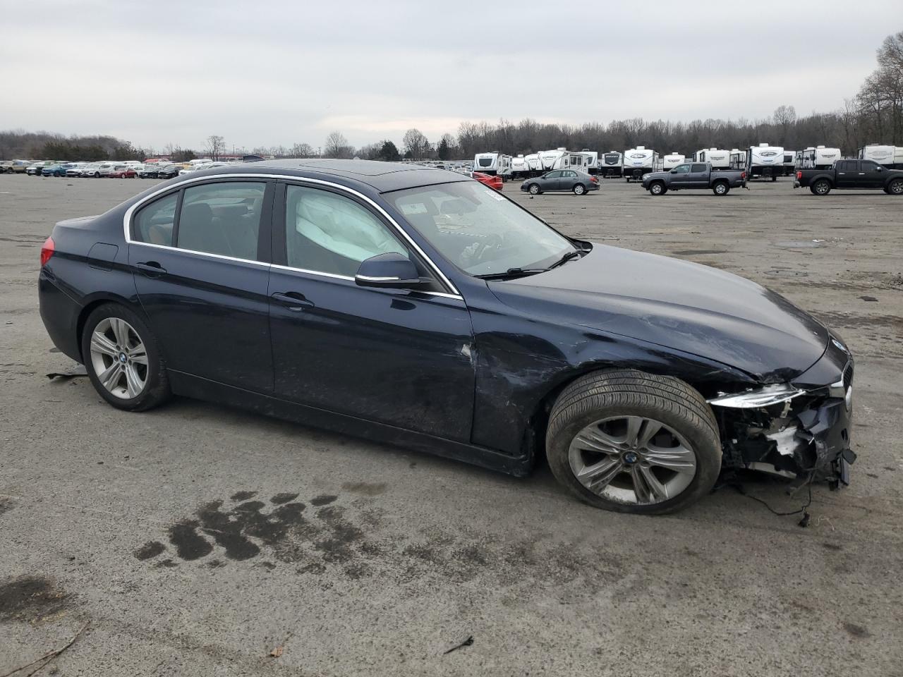 2017 BMW 3er VIN WBA8D9G38HNU61518 Copart auction photo, front end / side damage thumbnail 4