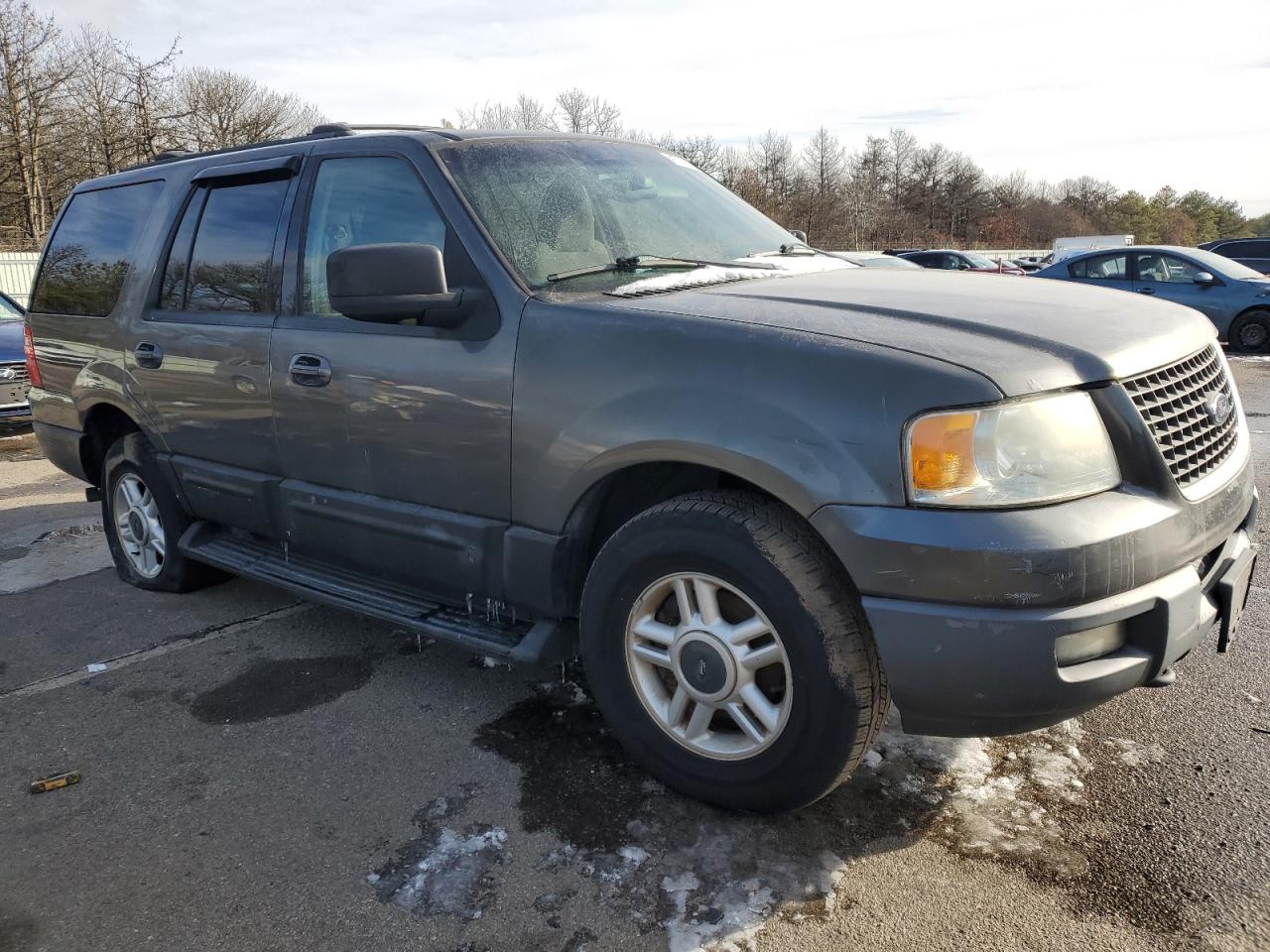 2003 Ford Expedition VIN 1FMPU16L33LA90737 Copart auction photo, minor dent/scratches damage thumbnail 4