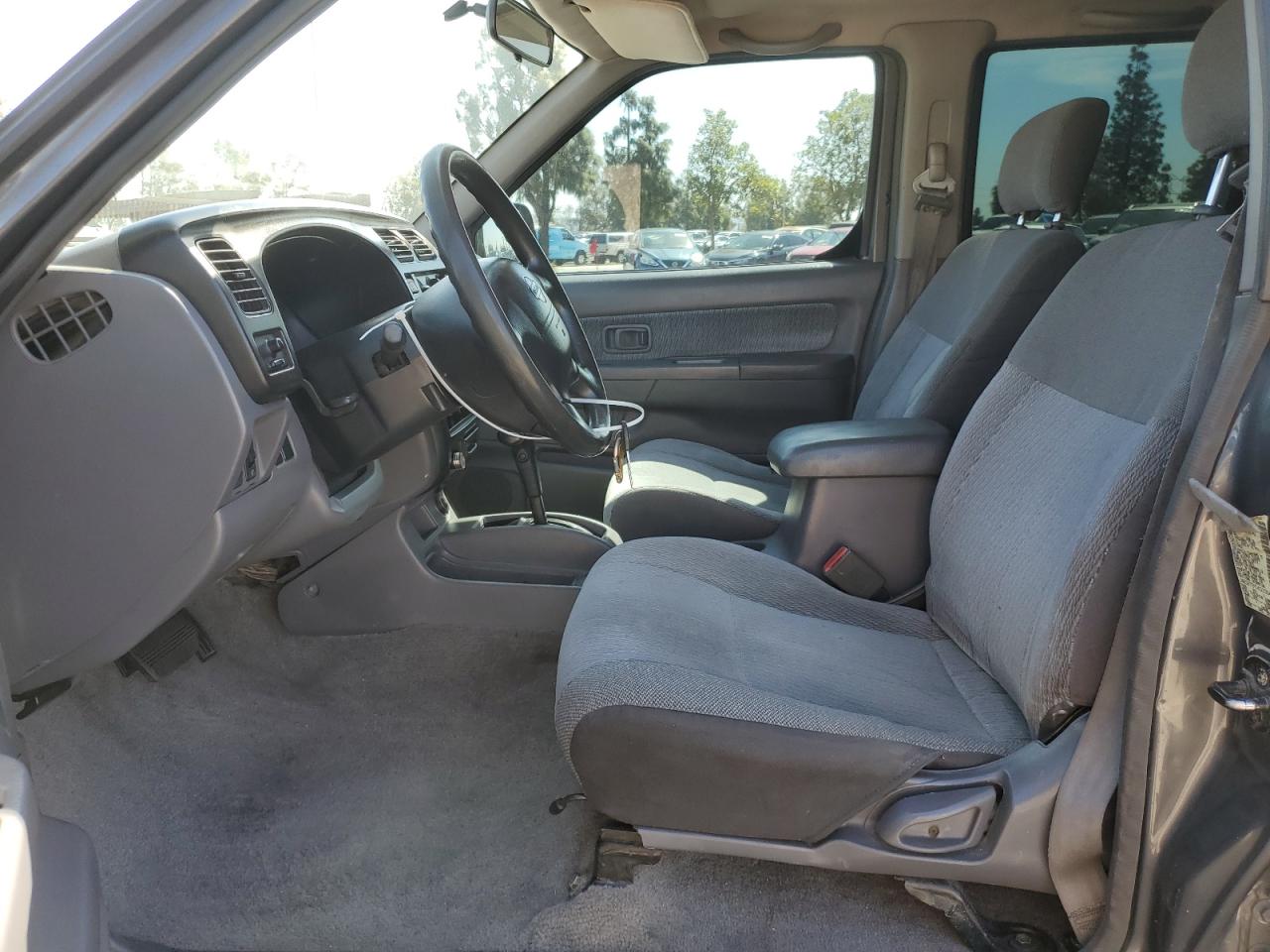 2000 Nissan Navara (Frontier) VIN 1N6ED27T8YC431554 Copart auction photo, front end / side damage thumbnail 7