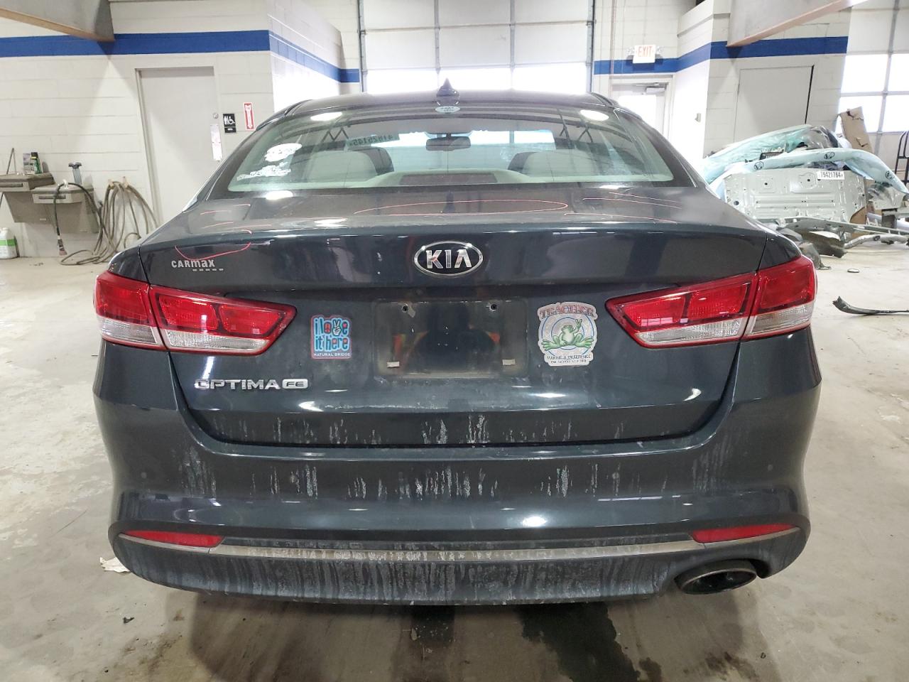 2016 KIA Optima VIN 5XXGT4L37GG020757 Copart auction photo, frame damage / front end damage thumbnail 6