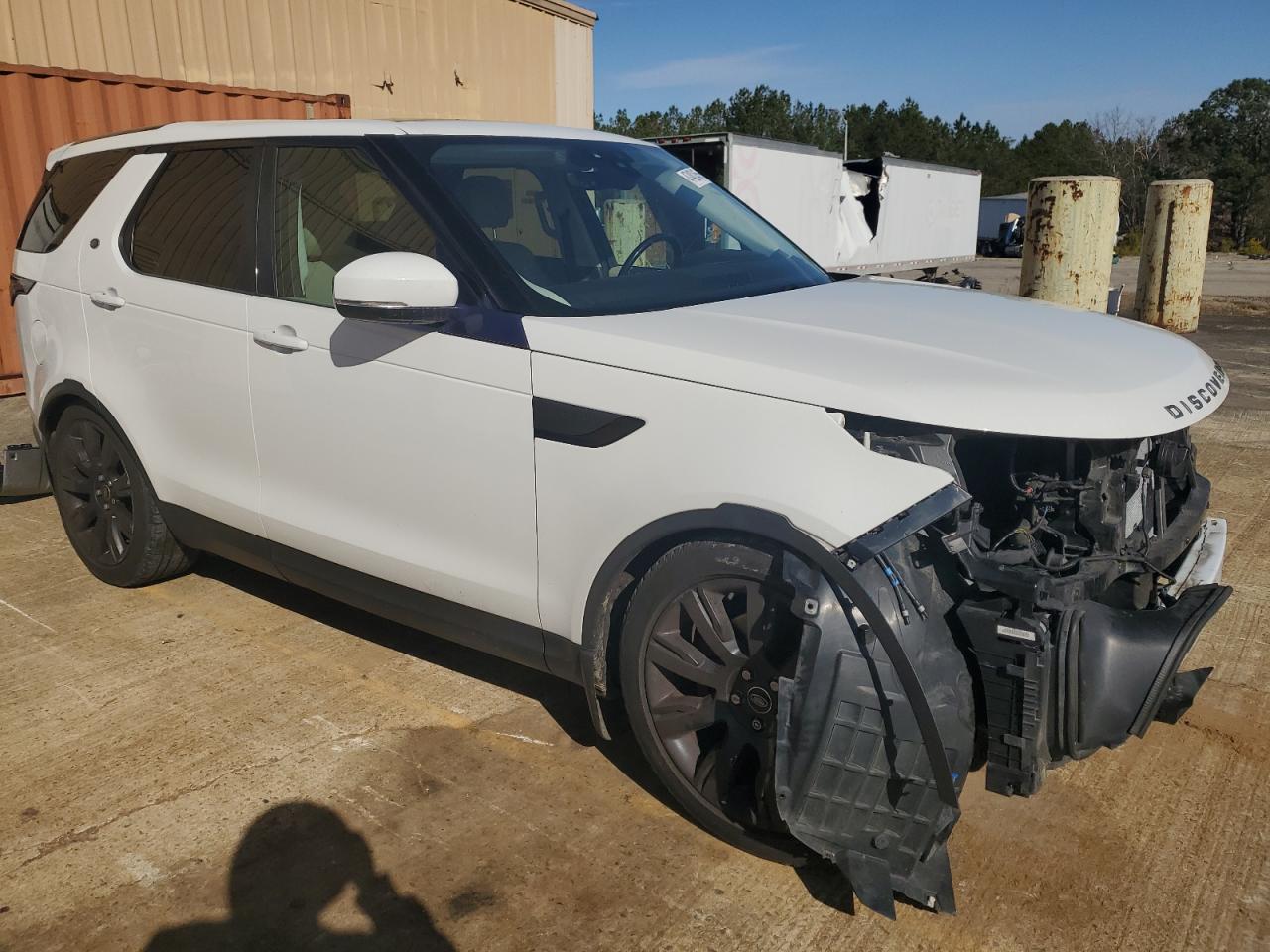 2017 Land Rover Discovery VIN SALRRBBK4HA022587 Copart auction photo, front end damage thumbnail 4
