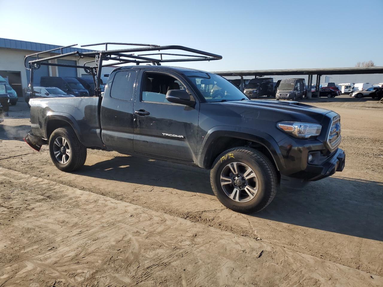 2017 Toyota Tacoma VIN 5TFRZ5CN6HX053449 Copart auction photo, rear end / undercarriage damage thumbnail 4