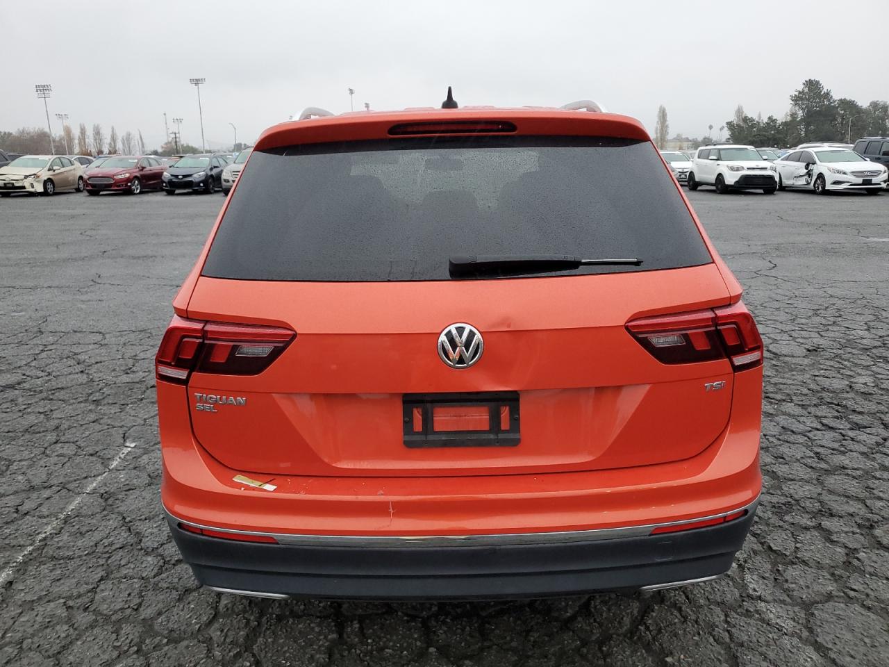 2018 Volkswagen Tiguan VIN 3VV3B7AX3JM051469 Copart auction photo, side / front end damage thumbnail 6
