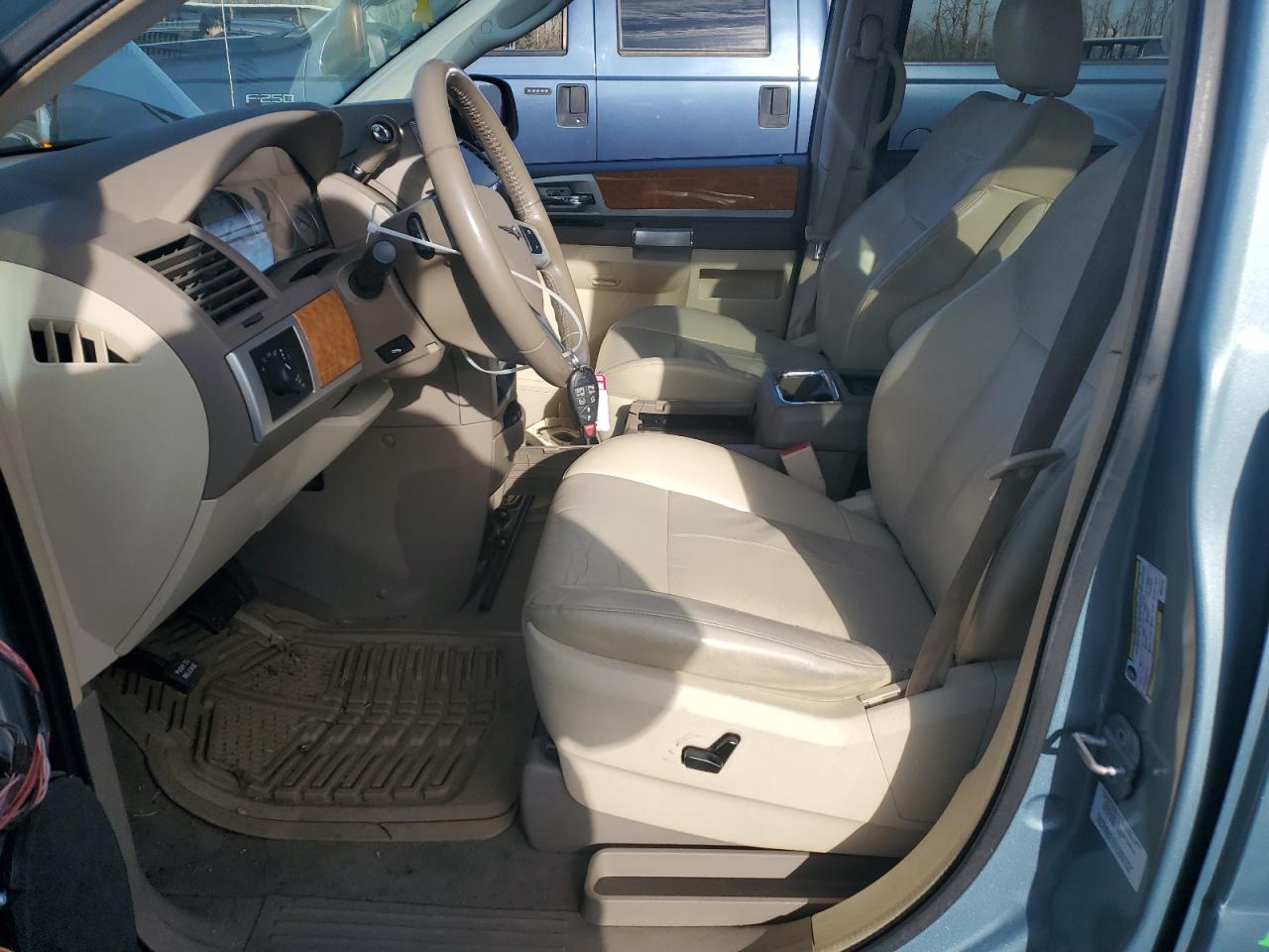 2009 Chrysler Town & Country VIN 2A8HR64X59R659769 Copart auction photo, front end / side damage thumbnail 7
