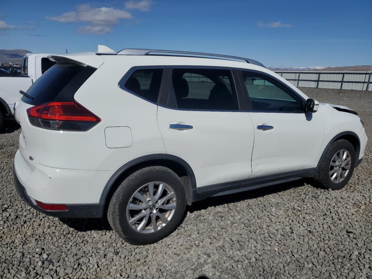 2017 Nissan Rogue VIN KNMAT2MT8HP511065 Copart auction photo, front end damage thumbnail 3