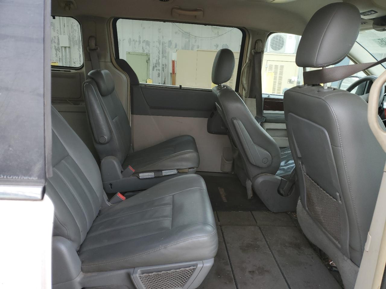 2010 Chrysler Town & Country VIN 2A4RR5D14AR214357 Copart auction photo, front end damage thumbnail 11
