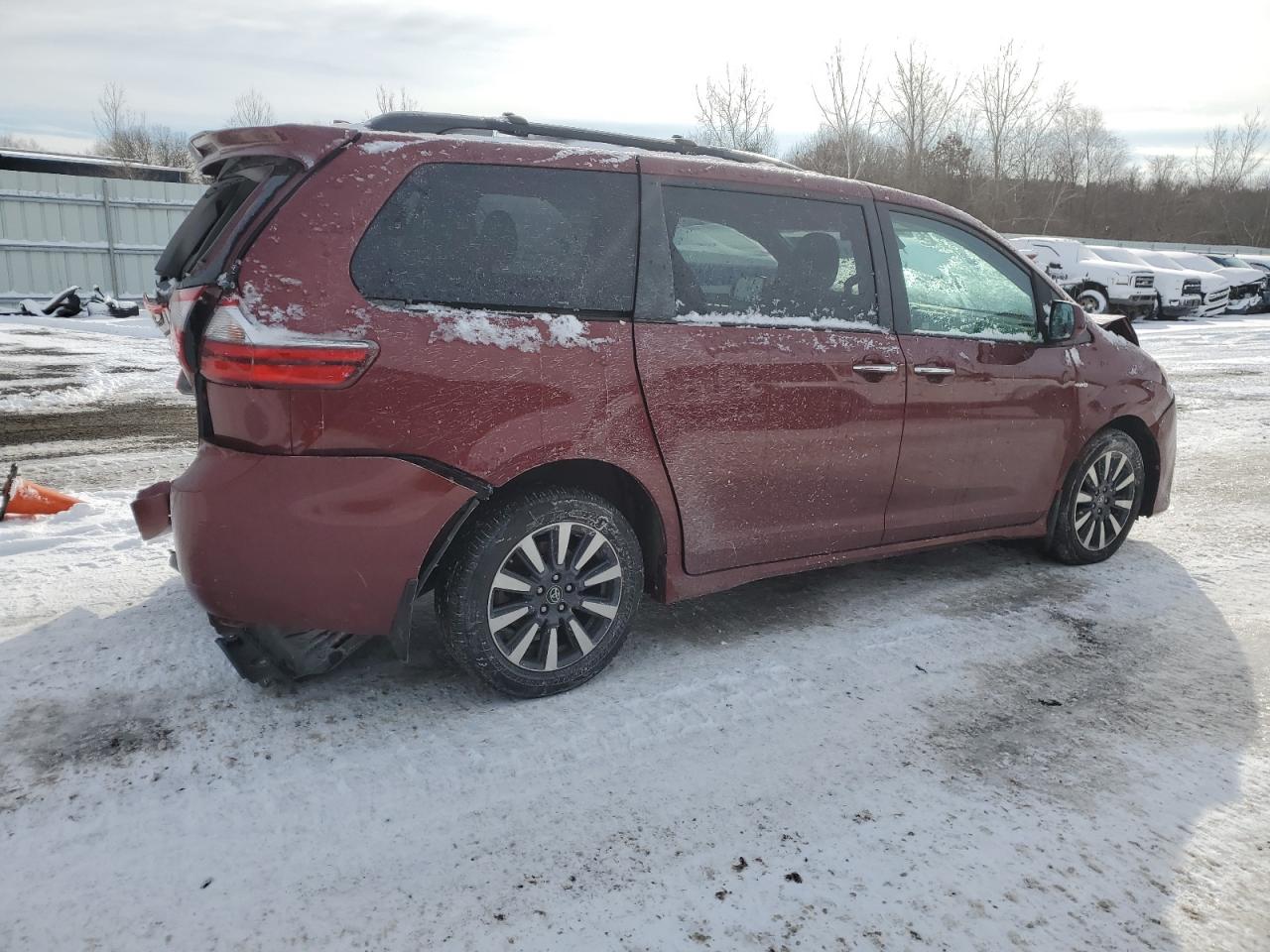 2020 Toyota Sienna VIN 5TDDZ3DCXLS228652 Copart auction photo, rear end / front end damage thumbnail 3