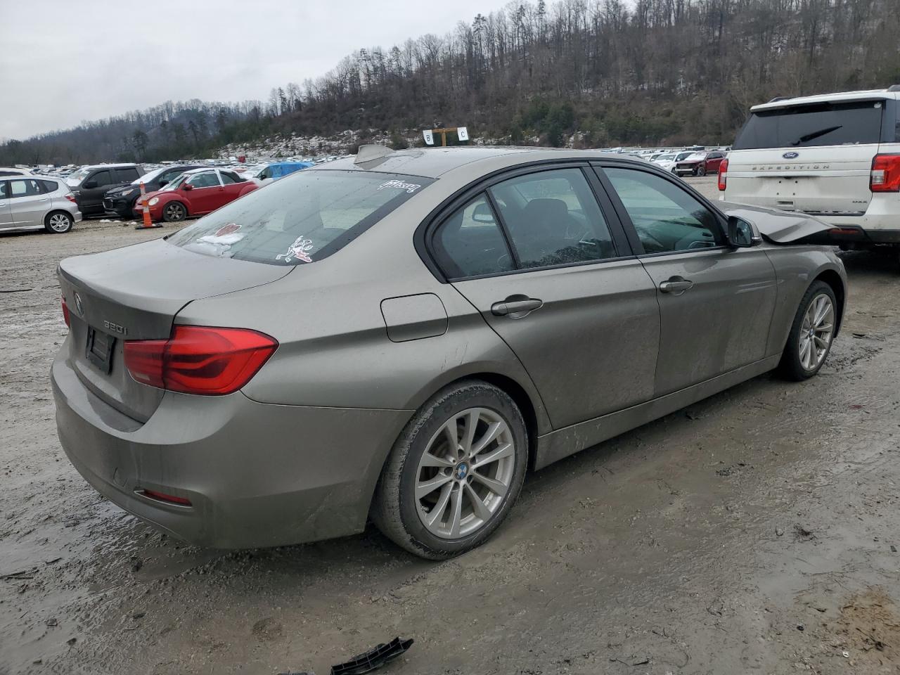 2016 BMW 3er VIN WBA8E5G5XGNT93129 Copart auction photo, front end / side damage thumbnail 3