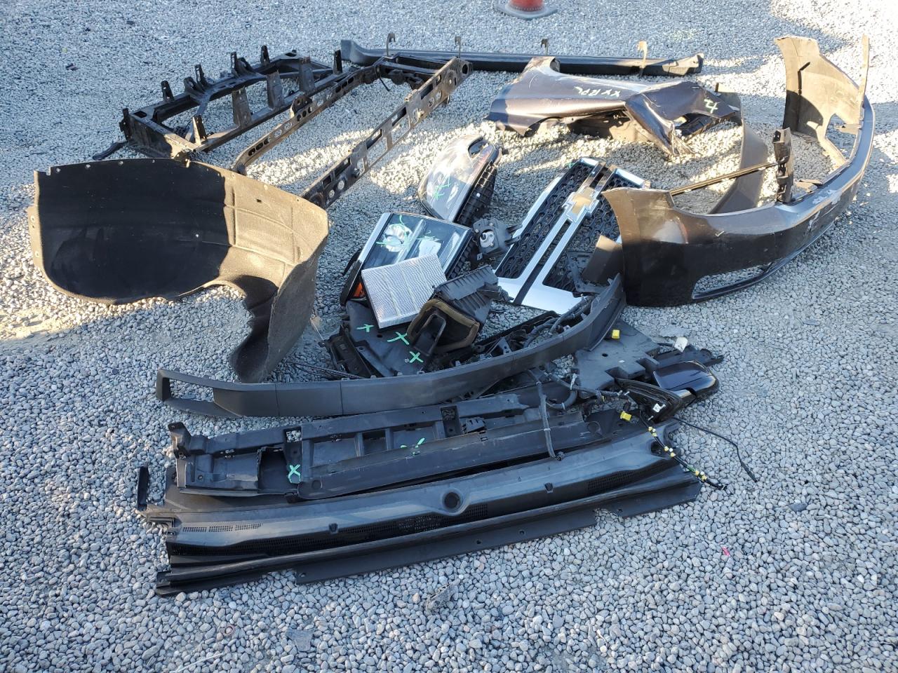 2016 Chevrolet Suburban VIN 1GNSKHKC0GR402543 Copart auction photo, front end damage thumbnail 13