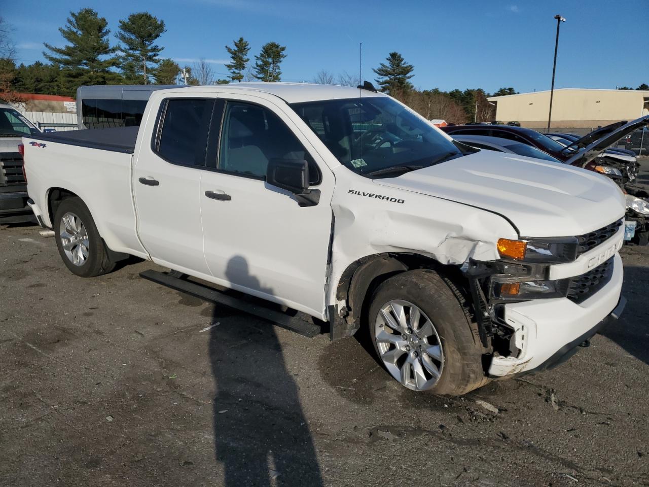 2020 Chevrolet Silverado VIN 1GCRYBEH6LZ333376 Copart auction photo, front end / minor dent/scratches damage thumbnail 4