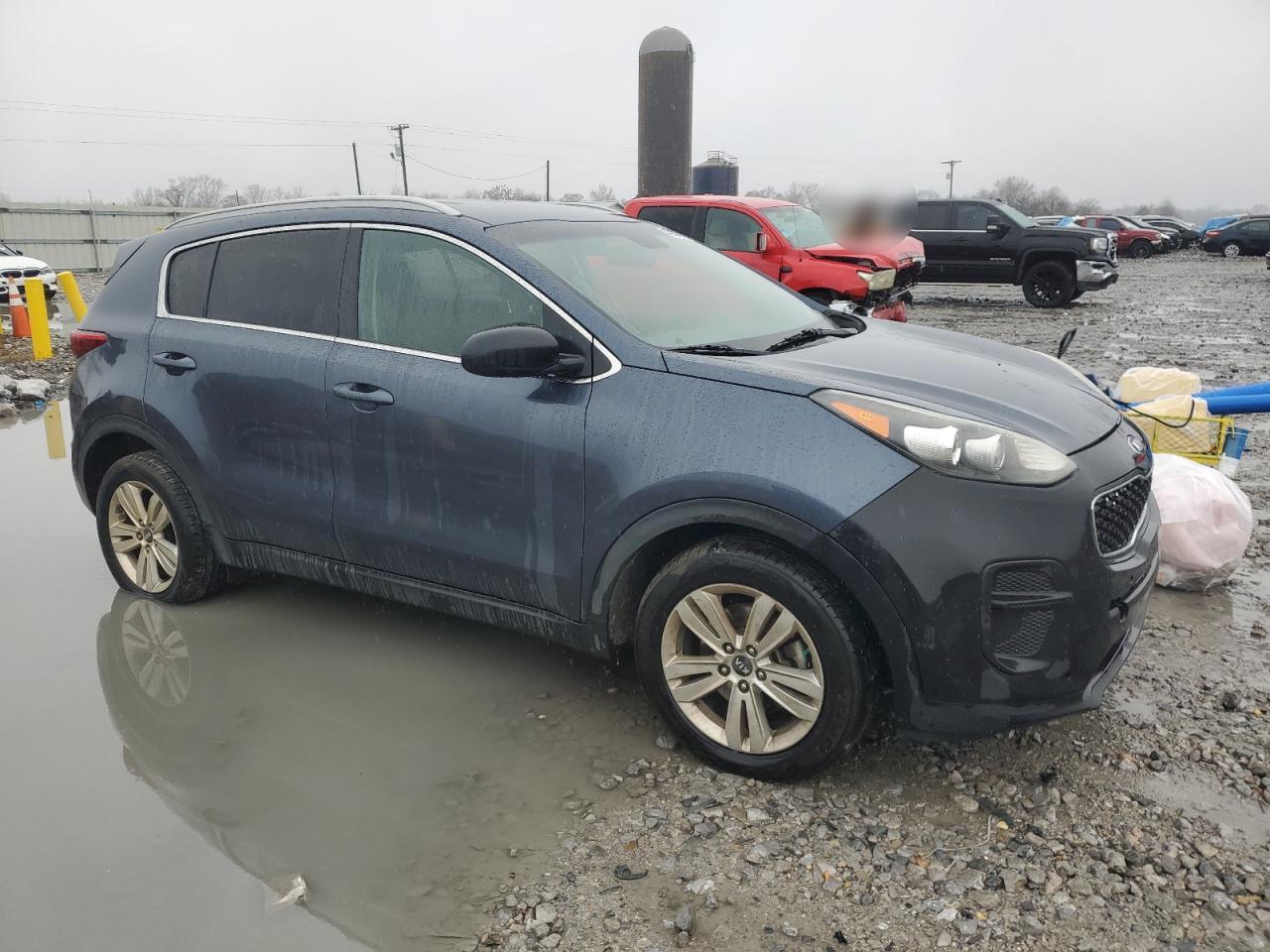 2017 KIA Sportage VIN KNDPM3AC6H7137475 Copart auction photo, front end / side damage thumbnail 4