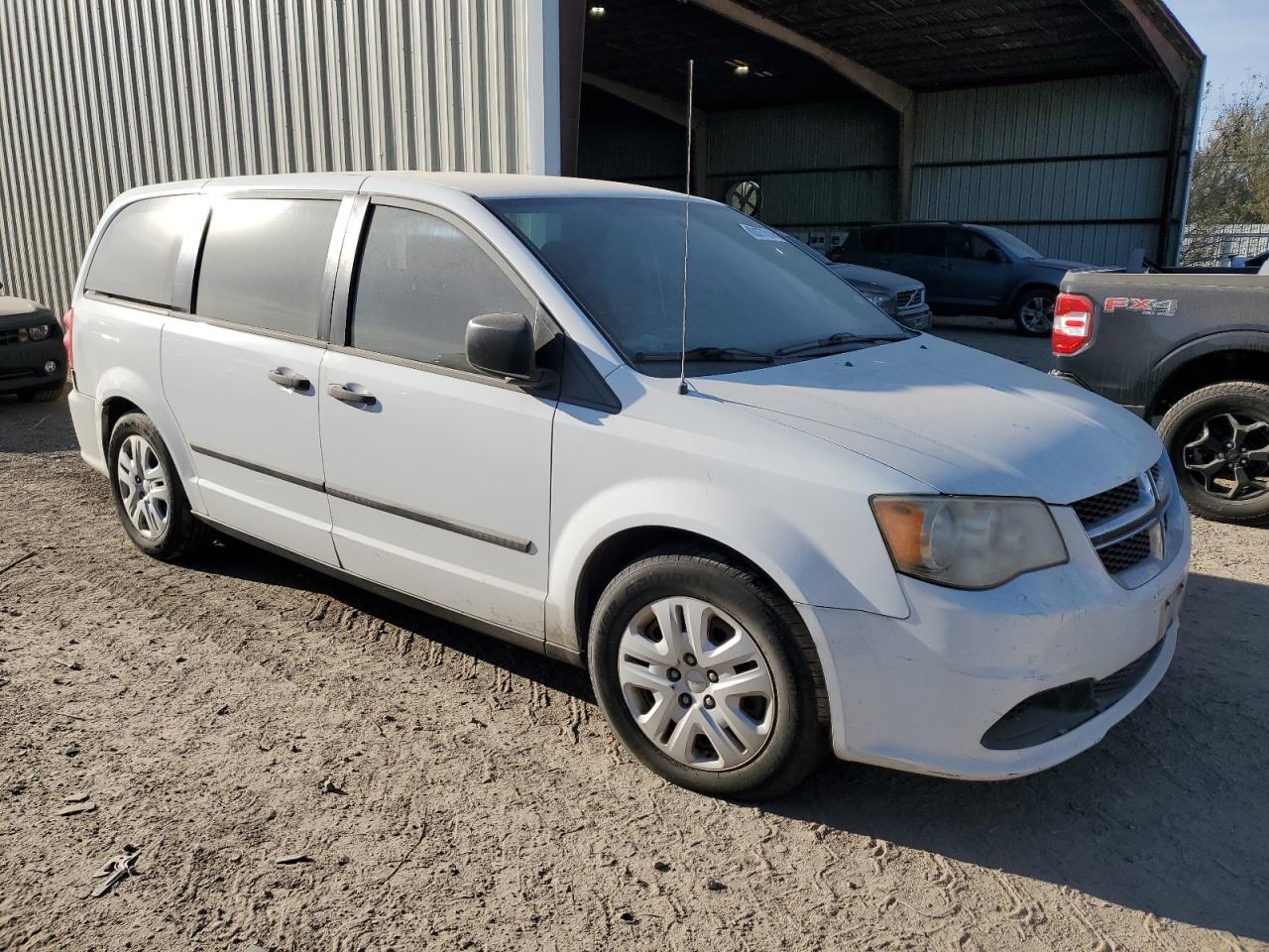 2013 Dodge Caravan VIN 2C4RDGBGXDR819981 Copart auction photo, rear end / front end damage thumbnail 4