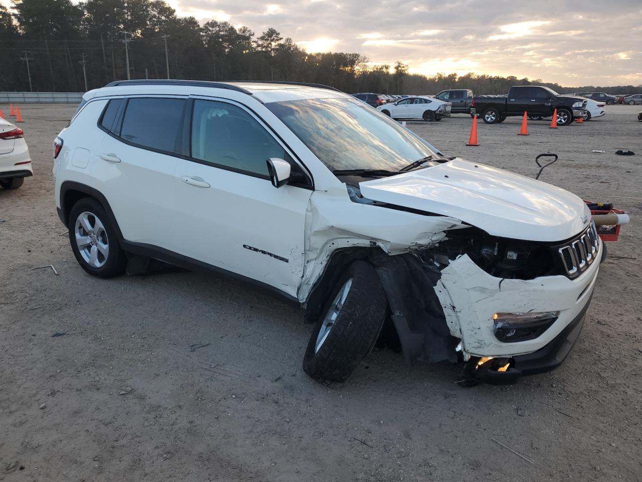 2021 Jeep Compass VIN 3C4NJDBB9MT601697 Copart auction photo, front end damage thumbnail 4