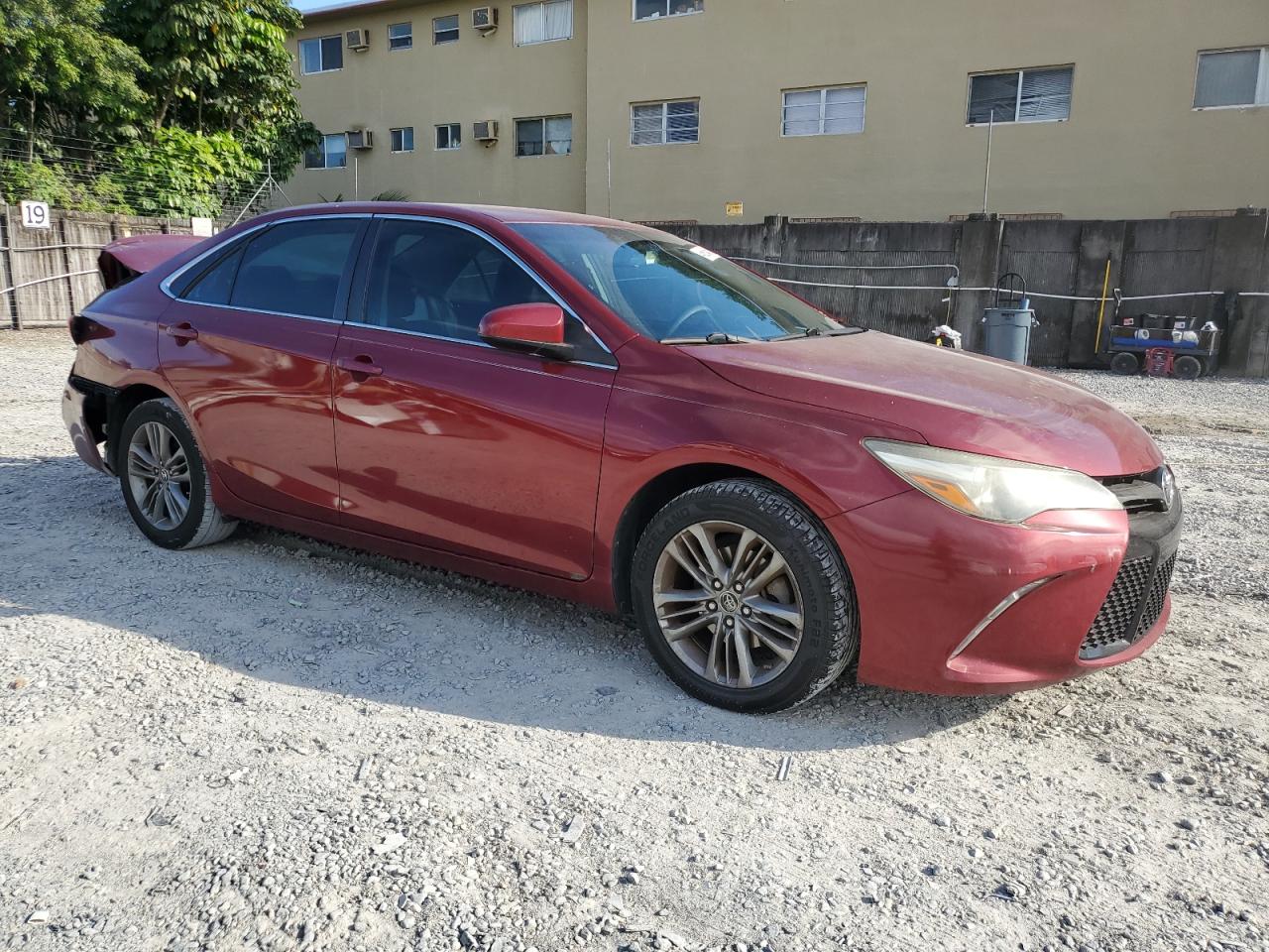 2015 Toyota Camry VIN 4T1BF1FK4FU991058 Copart auction photo, rear end damage thumbnail 4