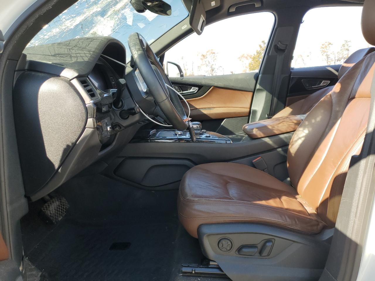 2017 Audi Q7 VIN WA1LHAF75HD049175 Copart auction photo, vandalism / water/flood damage thumbnail 7