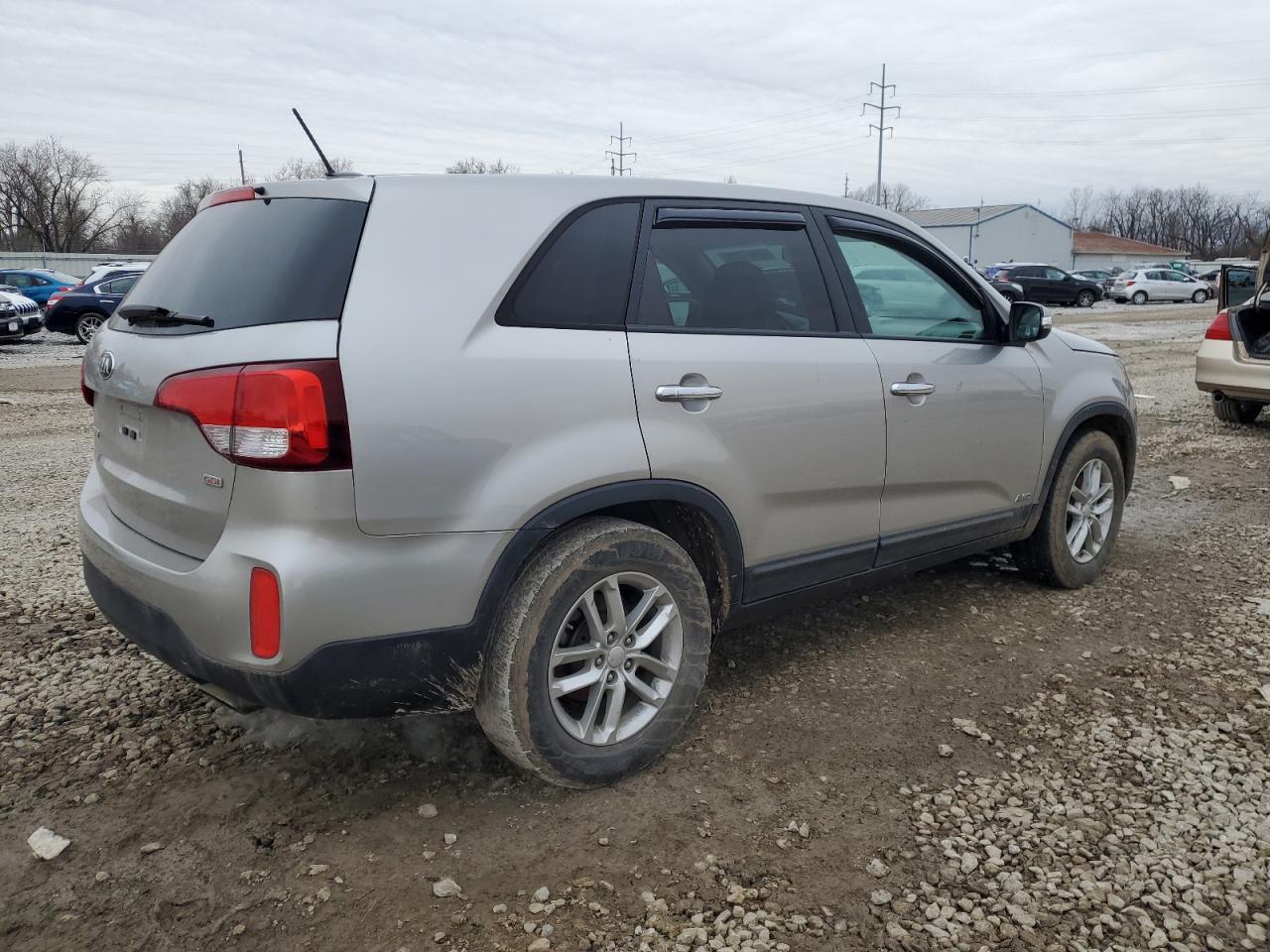 2015 KIA Sorento VIN 5XYKTCA62FG655459 Copart auction photo, front end damage thumbnail 3
