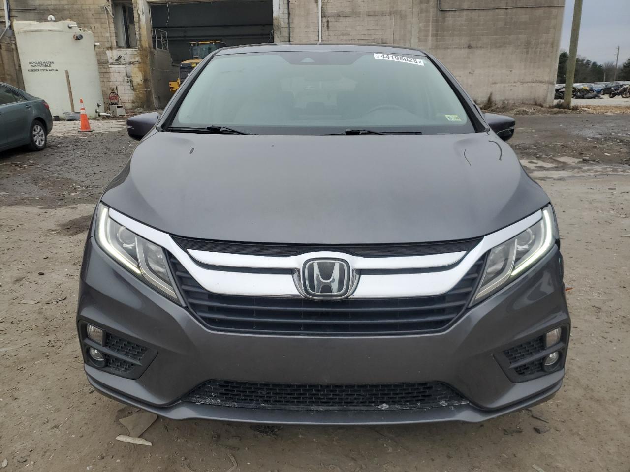 2019 Honda Odyssey VIN 5FNRL6H54KB013887 Copart auction photo, front end / minor dent/scratches damage thumbnail 5