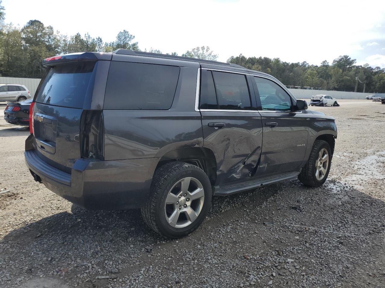 2017 Chevrolet Tahoe VIN 1GNSCBKC3HR332516 Copart auction photo, side / front end damage thumbnail 3