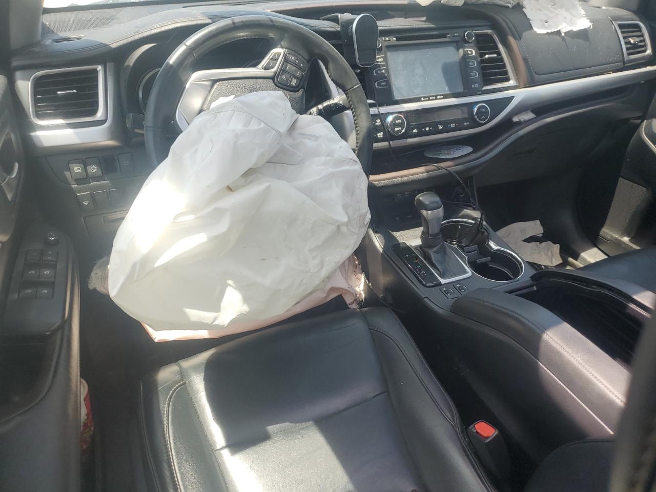 2018 Toyota Highlander VIN 5TDJZRFH1JS806178 Copart auction photo, front end / mechanical damage thumbnail 8