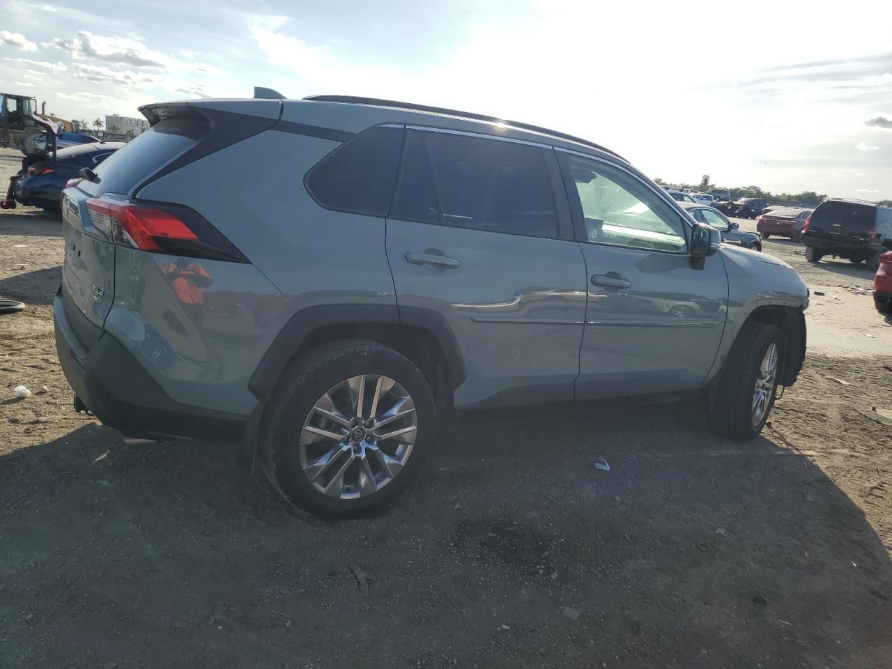 2020 Toyota RAV 4 VIN 2T3A1RFV8LC111082 Copart auction photo, front end damage thumbnail 3