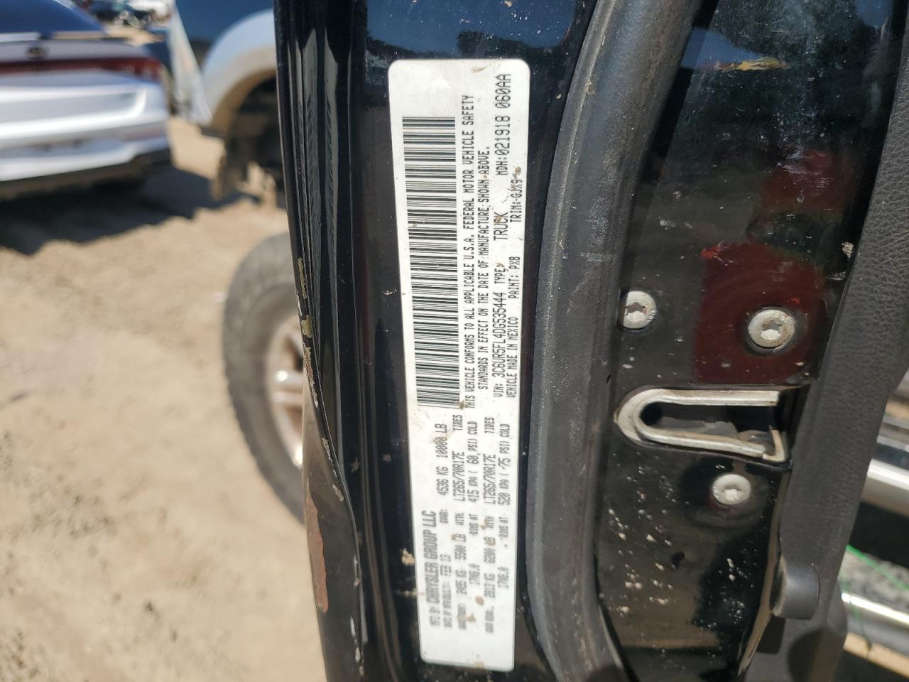 2013 RAM 2500 VIN 3C6UR5FL4DG535444 Copart auction photo, front end / minor dent/scratches damage thumbnail 12